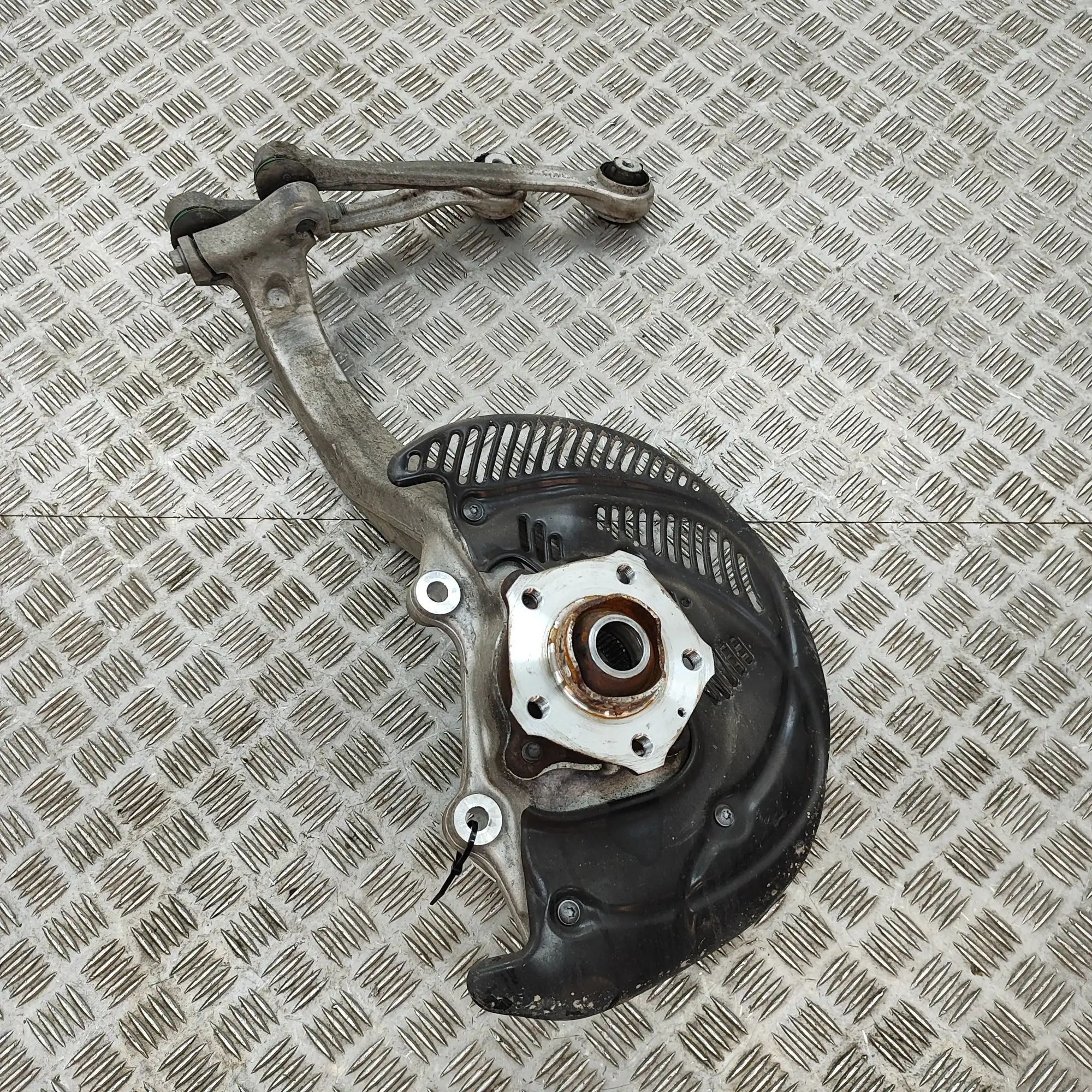 Audi Q8 Front Right Wheel Hub Front Right Wheel Hub — AUDI Q8 (E-TRON Sportba...