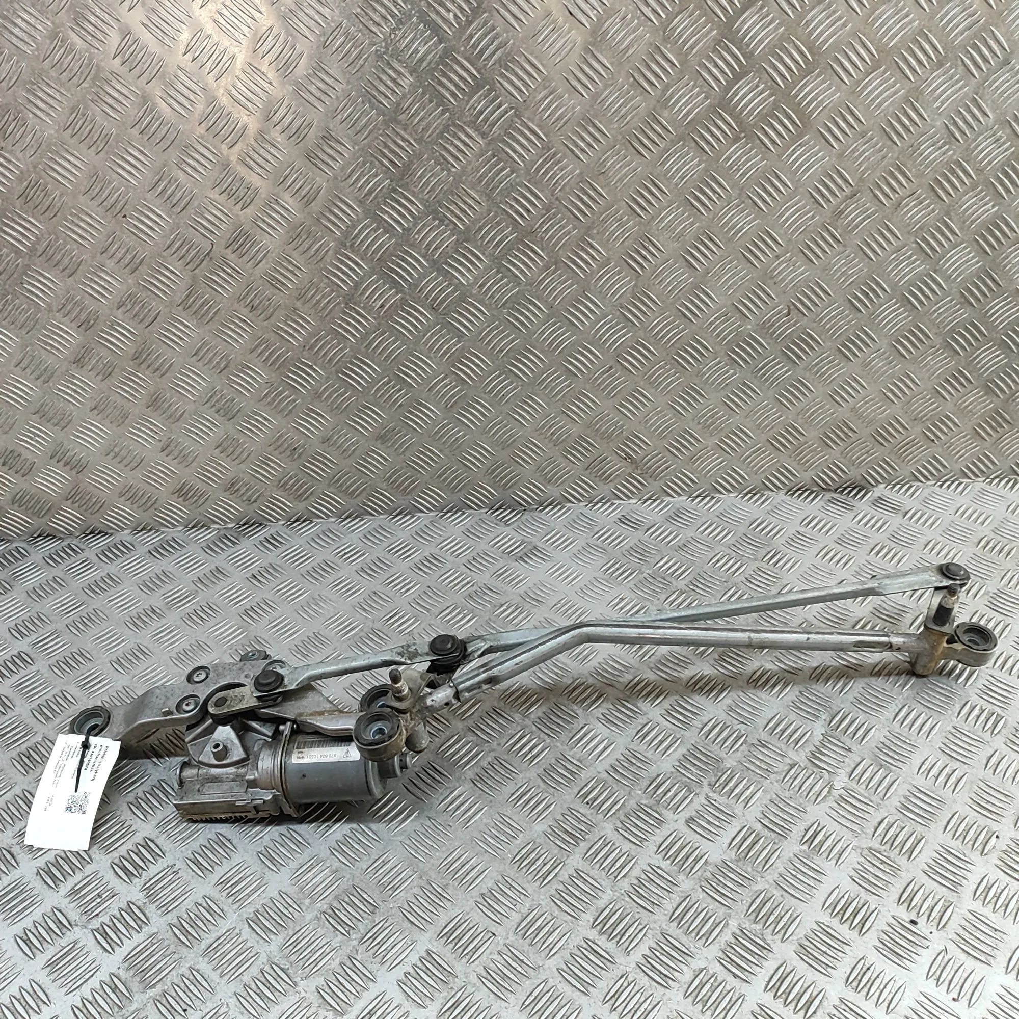 Porsche Panamera Front Windshield Wiper Mechanism