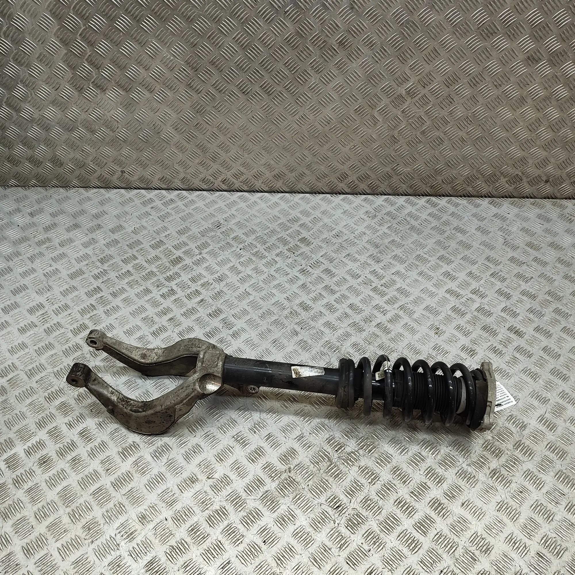 Volvo XC90 Shock absorber — front right Shock absorber — front right — VOLVO XC90 (II) ...