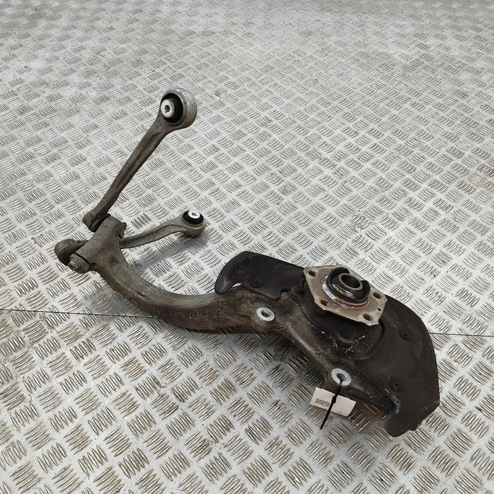 Audi Q7 (4M) Front Right Wheel Hub Front Right Wheel Hub — AUDI Q7 (4M) (2015-PRES...
