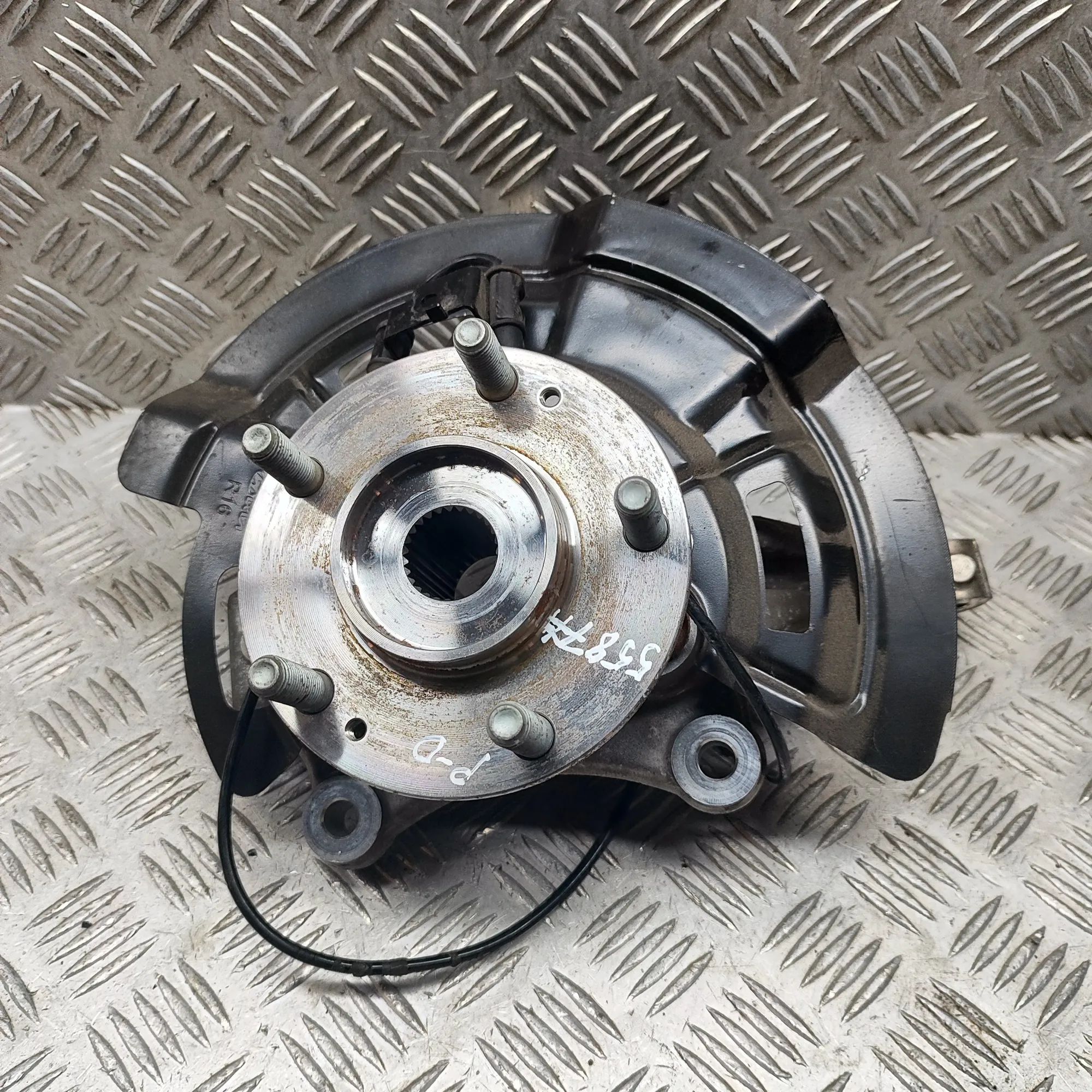 Kia Niro Front Right Wheel Hub Front Right Wheel Hub — KIA NIRO (II) (2022-PRE...