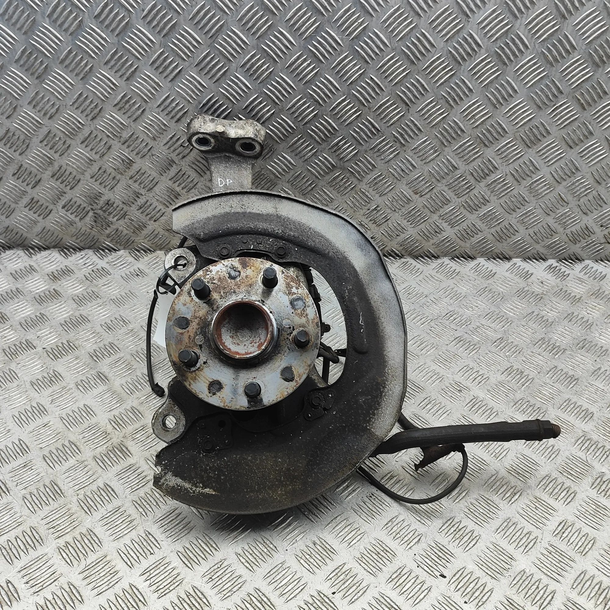 Lexus LS Front Right Wheel Hub Front Right Wheel Hub — LEXUS LS (XF40) (2006-2...