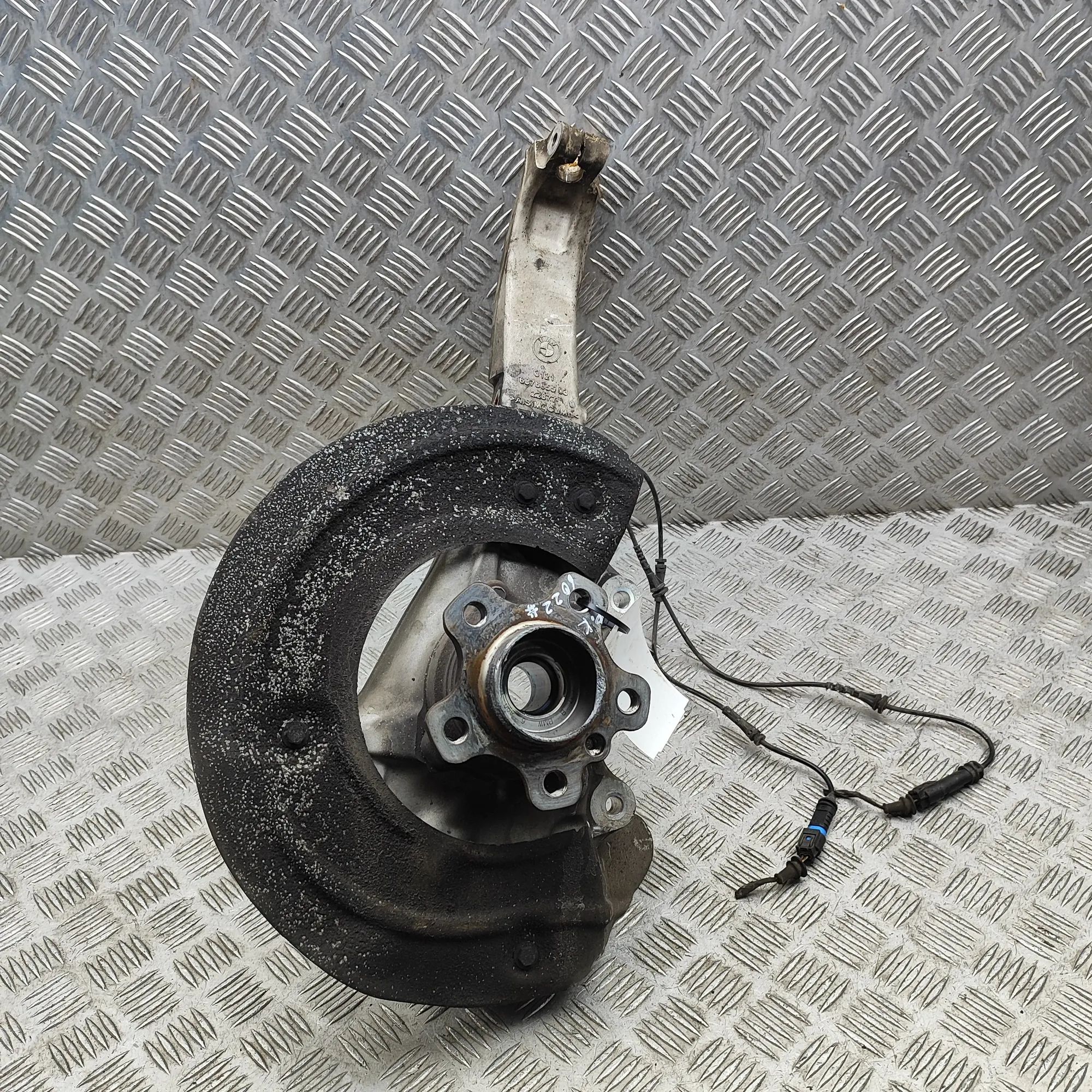BMW X5 (G05) Front Left Wheel Hub Front Left Wheel Hub — BMW X5 (G05, F95) (2018-...