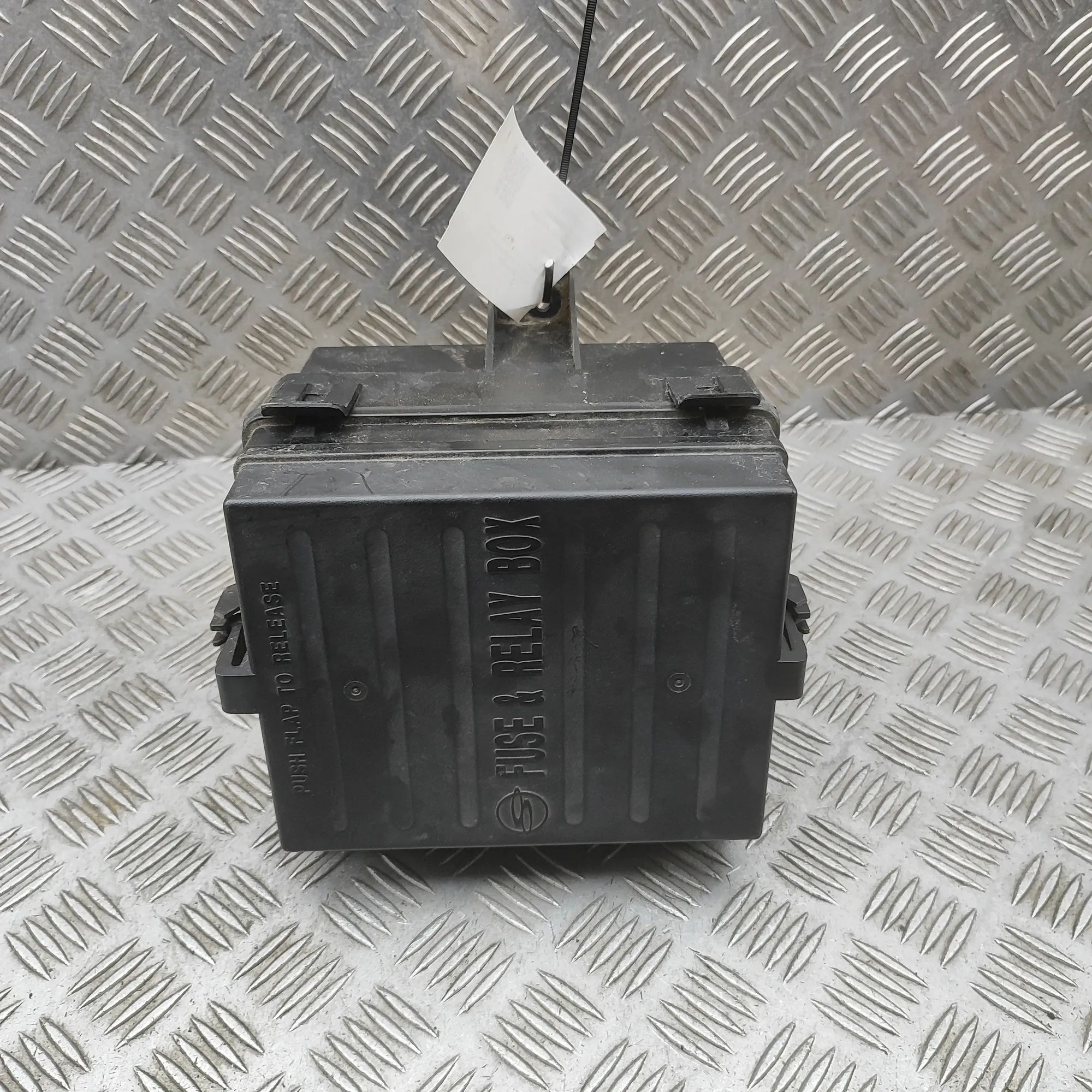 Ssangyong Rexton Fuse box Fuse box — SSANGYONG REXTON (W) (2012-PRESENT) ...