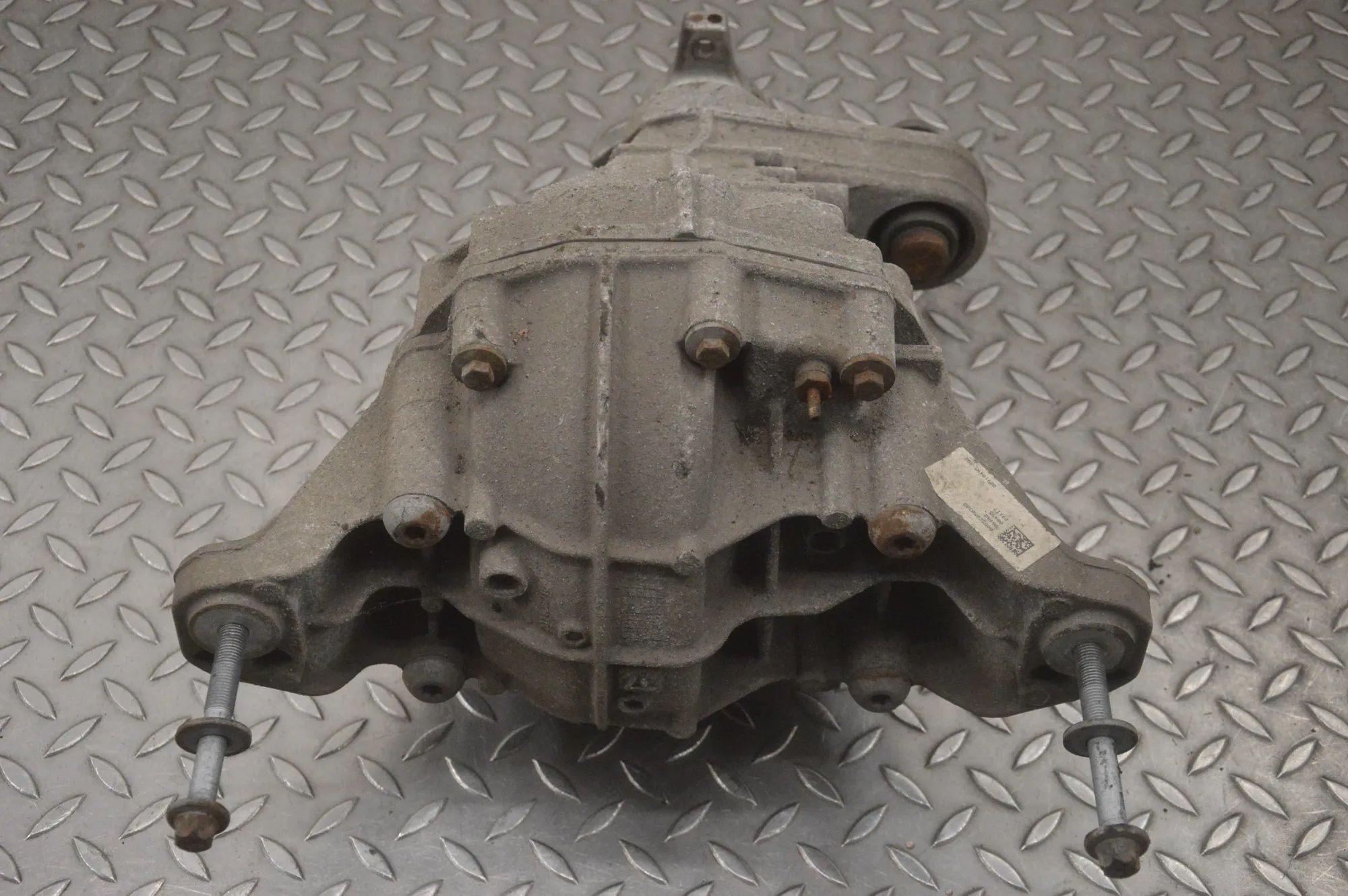 Alfa-Romeo Giulia (952) rear differential Rear differential — ALFA ROMEO GIULIA (952_) (2...