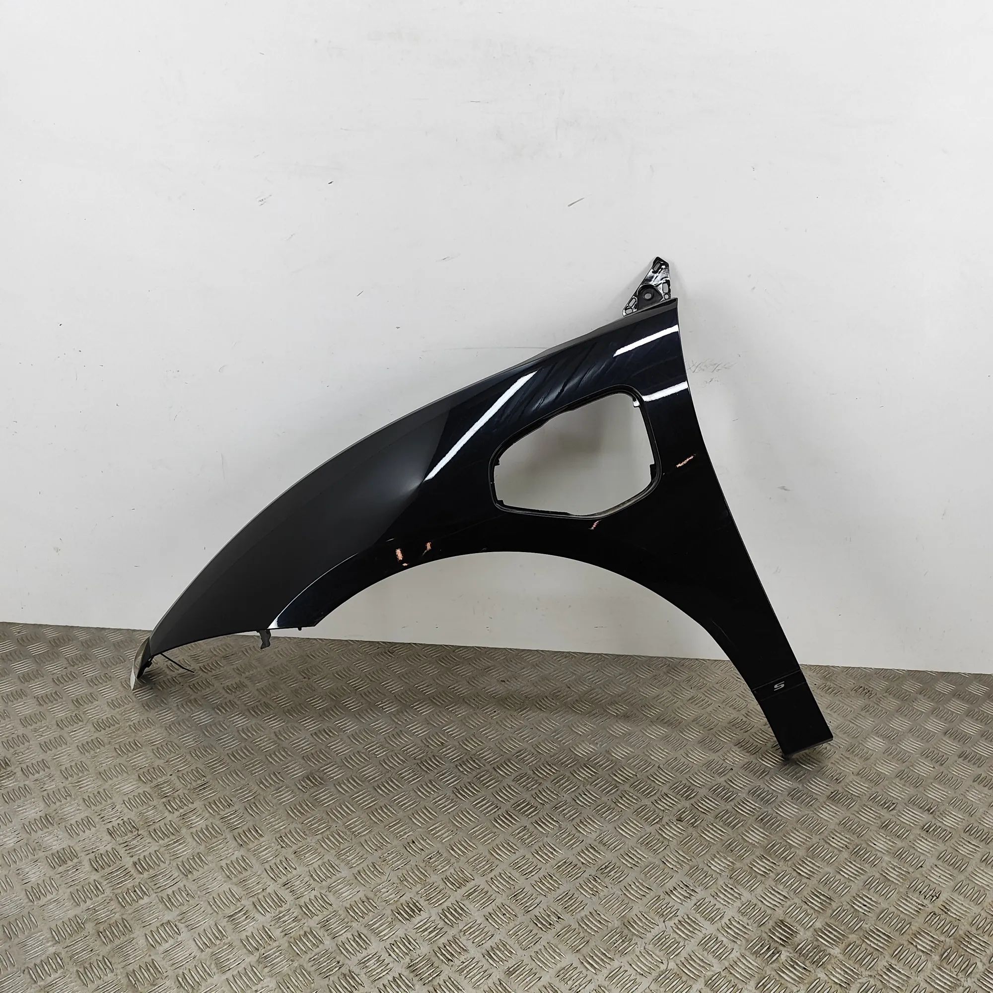 Jaguar I-Pace Front Left Fender Front Left Fender — JAGUAR I-PACE (X590) (2018-...