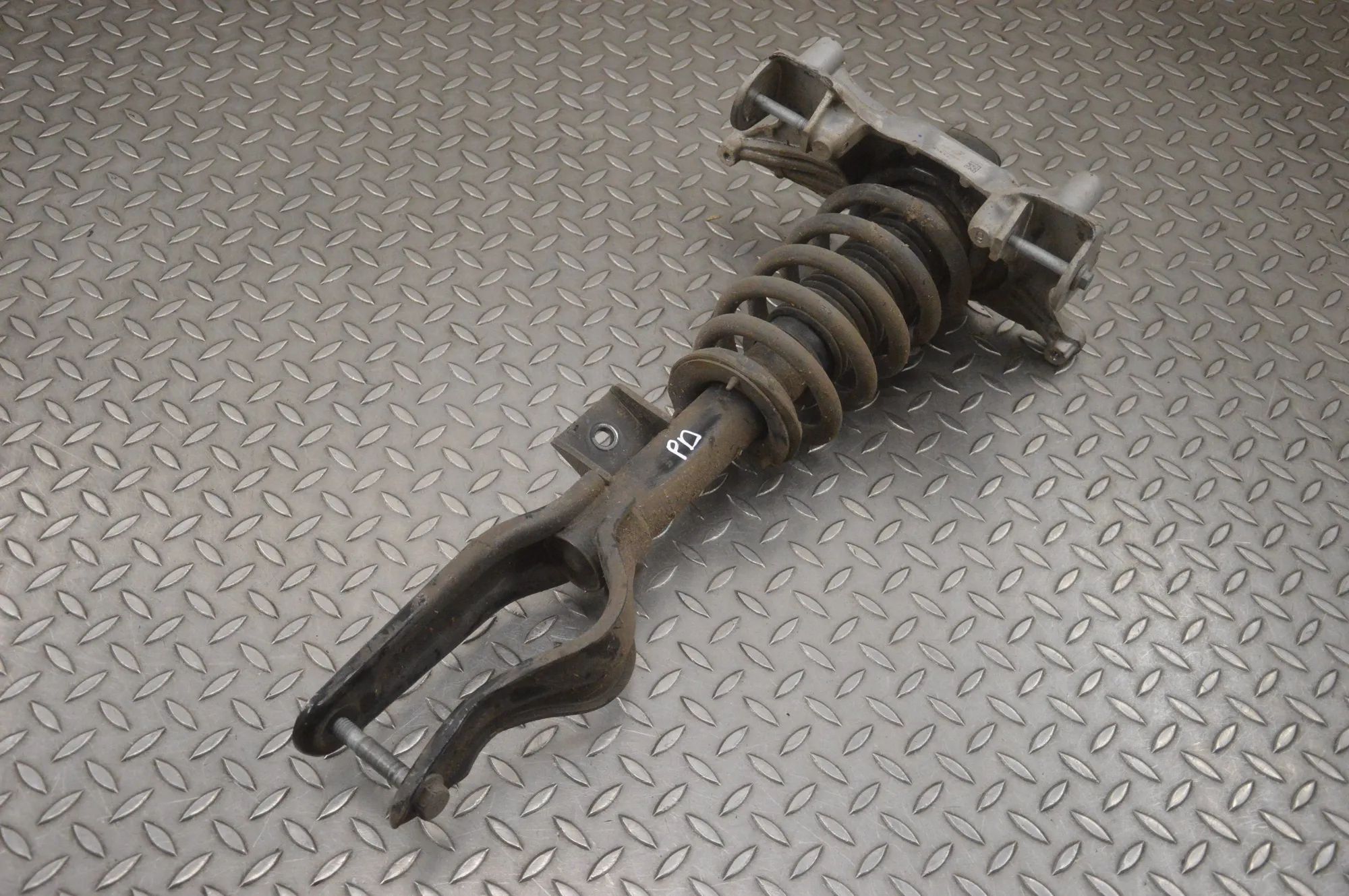 Tesla Model Y Shock absorber — front right Shock absorber — front right — TESLA MODEL Y (5...