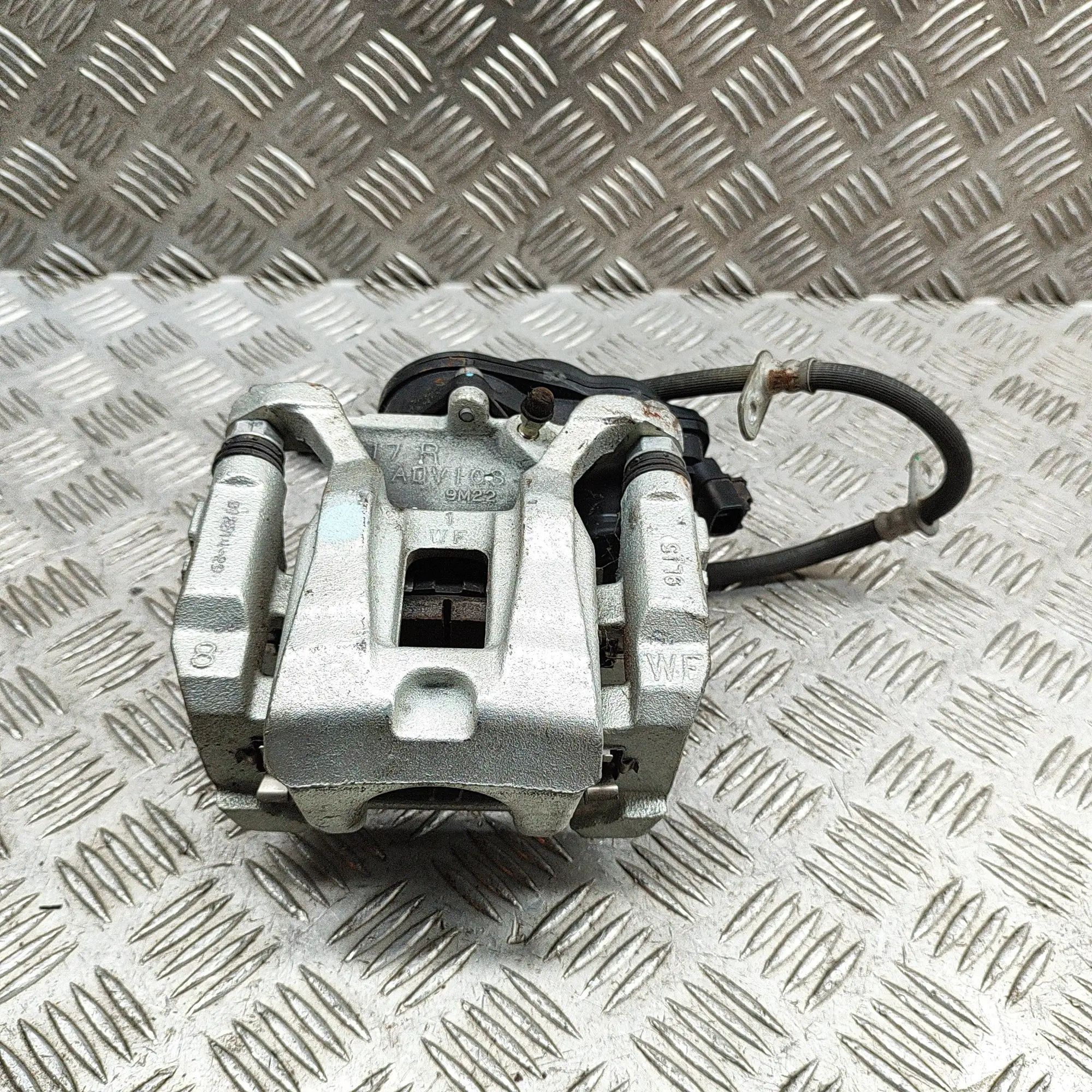 Toyota Sienna Brake caliper — rear right Brake caliper — rear right — TOYOTA SIENNA (_L4...