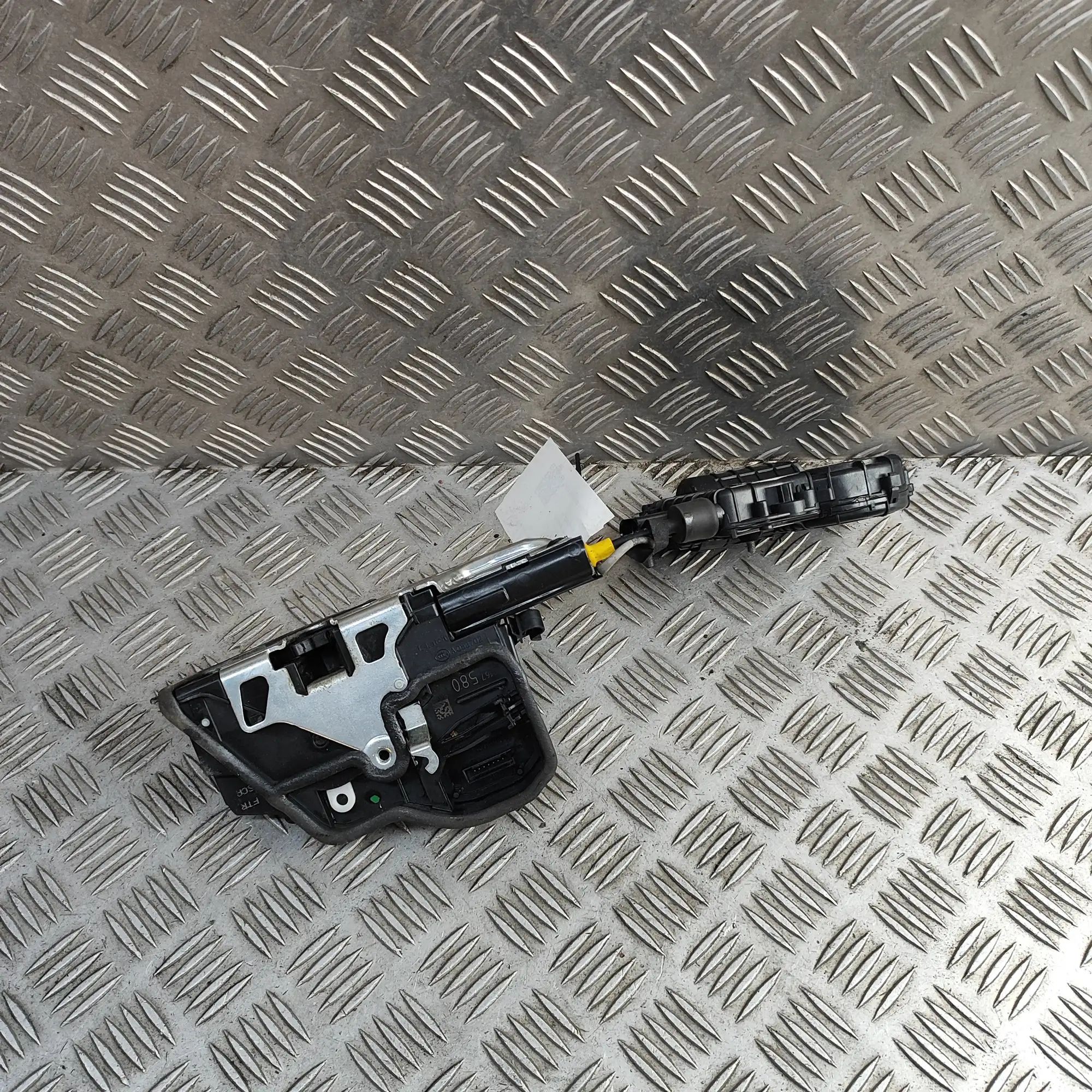 BMW X6 (E71 / E72) Front Right Door Lock Front Right Door Lock — BMW X6 (E71, E72) (2007...