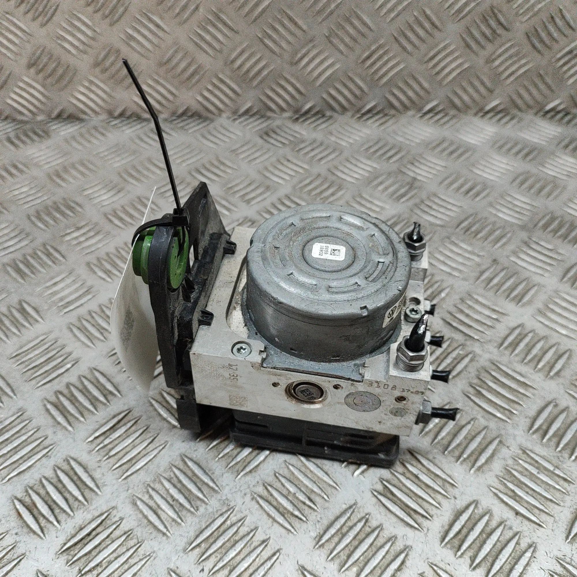 Volkswagen Passat (B8) ABS hydraulic pump ABS Pump — VW PASSAT B8 (3G) / ALLTRACK (2014-2...