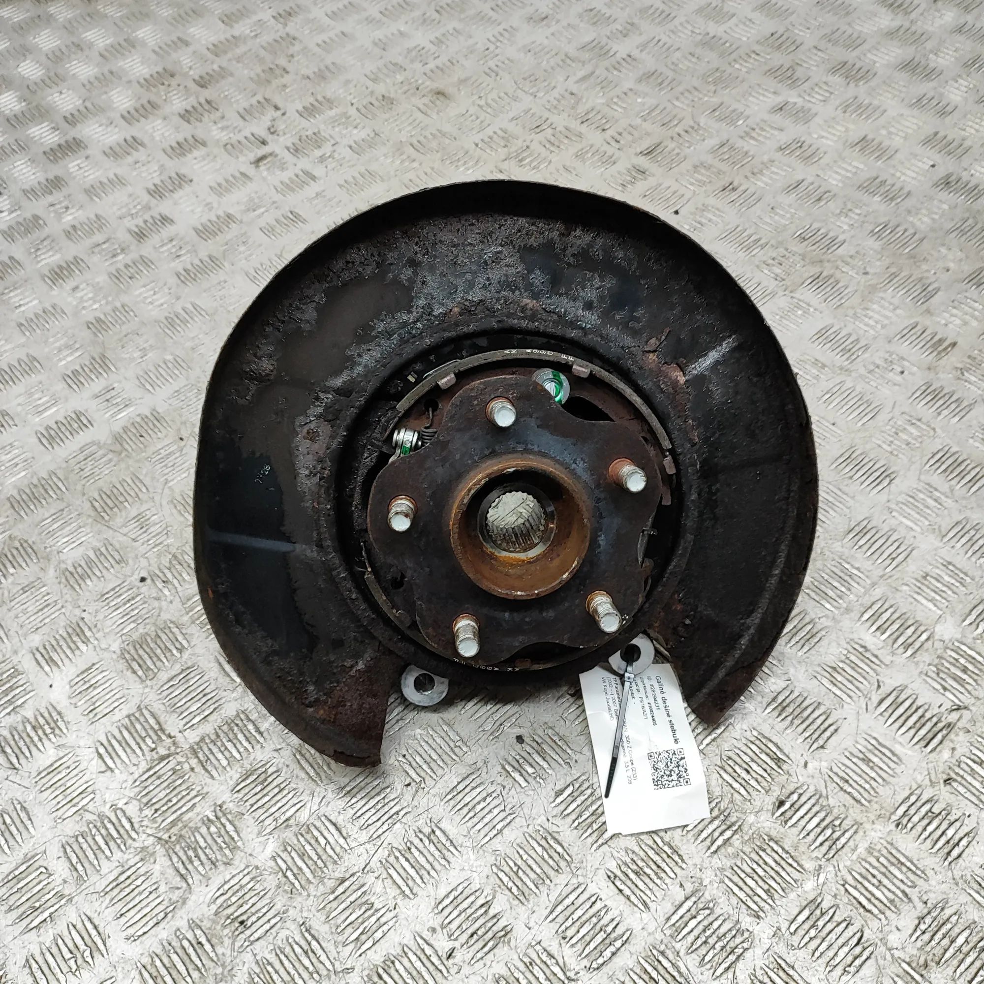 Nissan 350Z Rear Right Wheel Hub Rear Right Wheel Hub — NISSAN 350Z (Z33) (2002-...