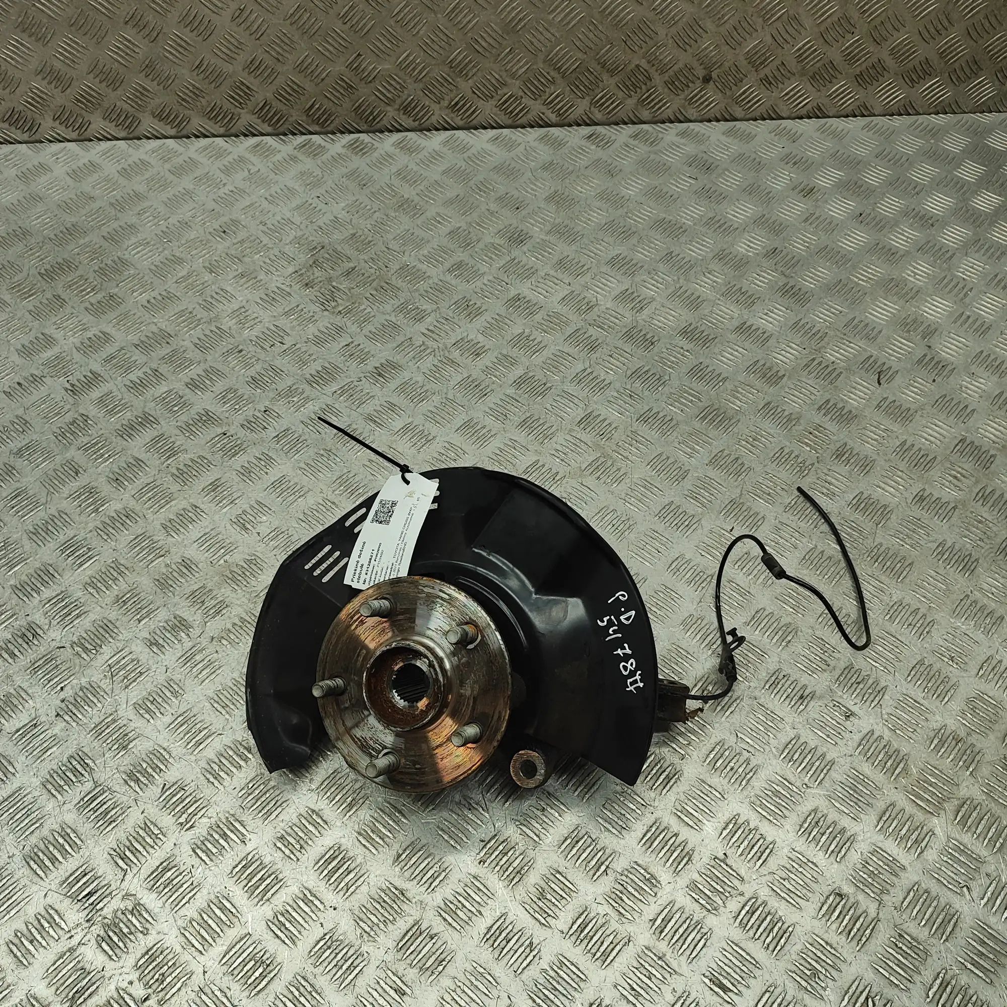Toyota Yaris Front Right Wheel Hub Front Right Wheel Hub — TOYOTA YARIS (CROSS MXP...