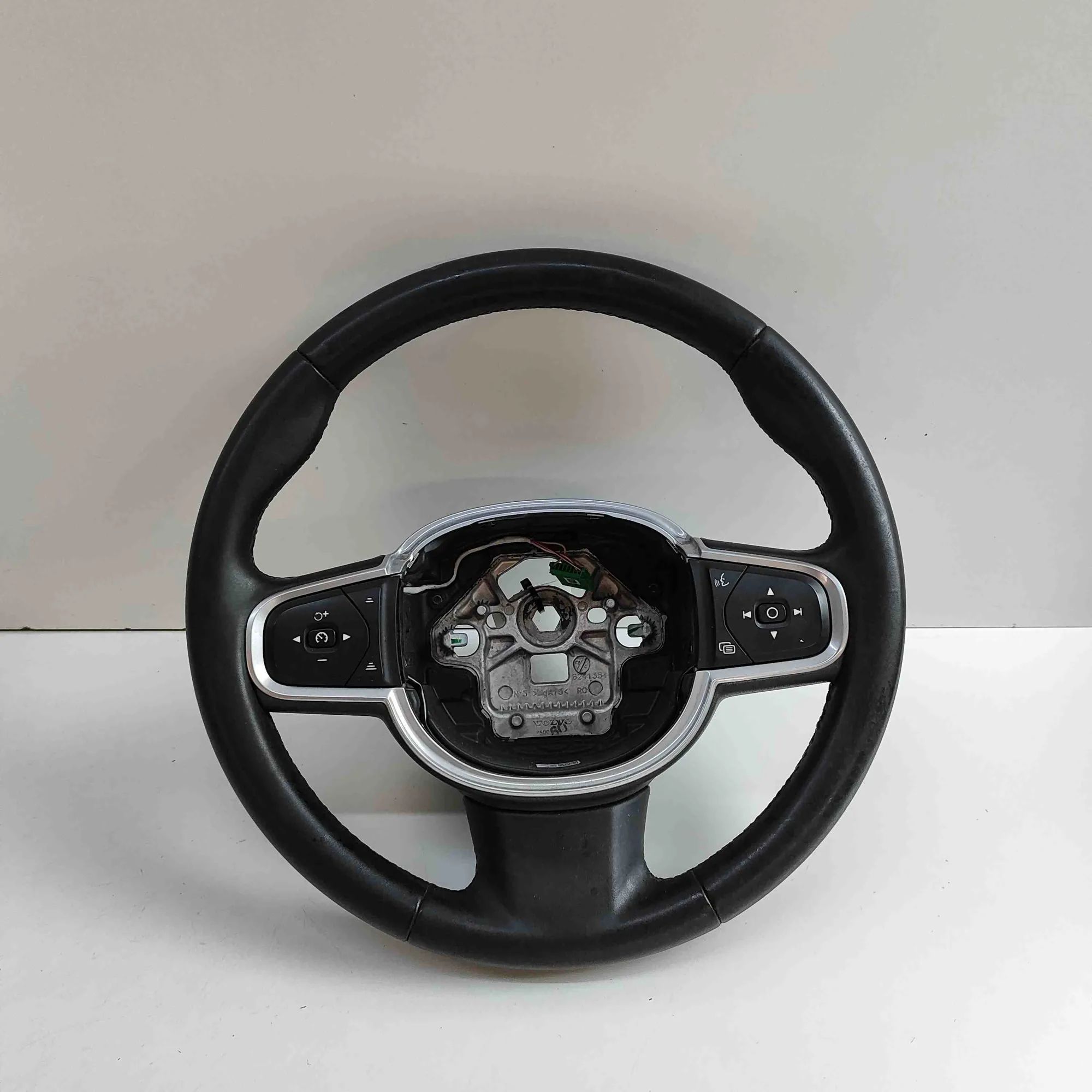 Volvo S60 steering wheel Steering Wheel — VOLVO V60 II / S60 III (224, 2...