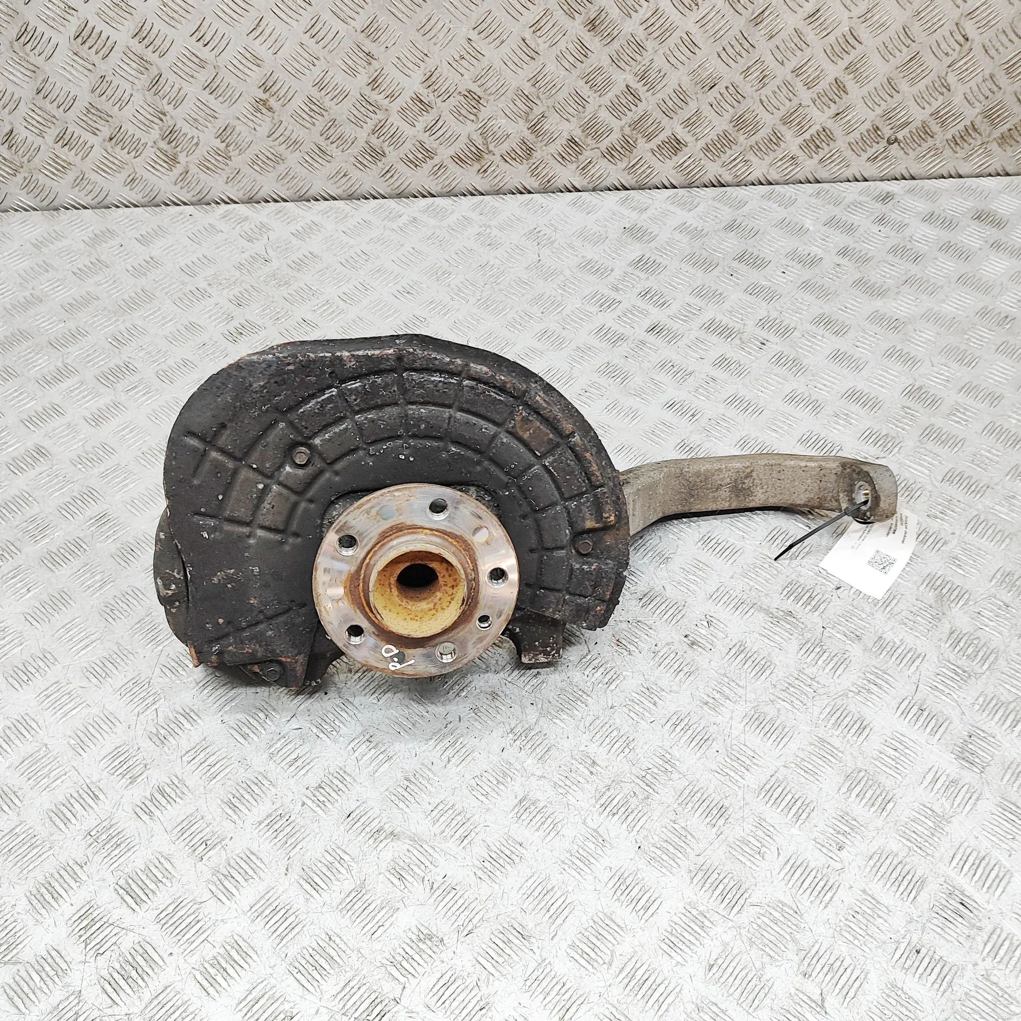 Maserati Ghibli Front Right Wheel Hub Front Right Wheel Hub — MASERATI GHIBLI (M157) ...