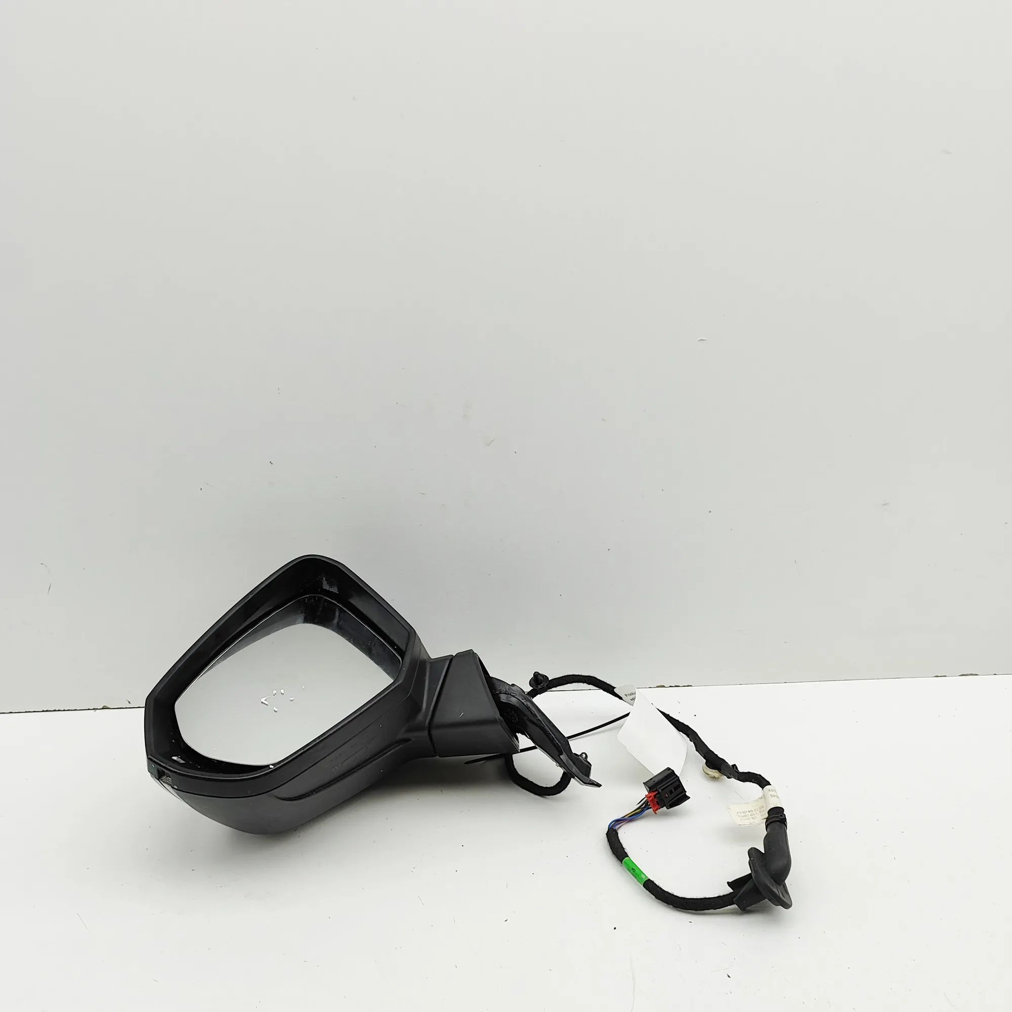 Audi Q3 (F3) Left Side Wing Mirror Left Side Wing Mirror — AUDI Q3 (F3) (2018-PRES...