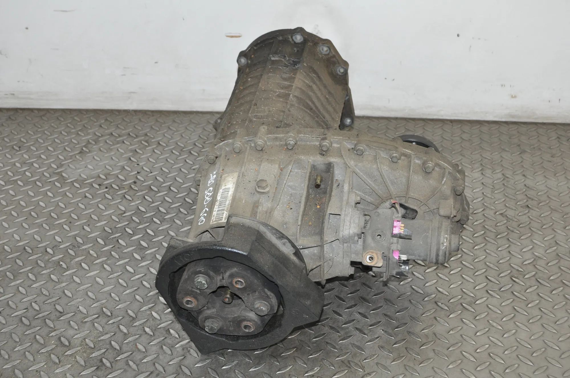 Volkswagen Touareg Transfer case Transfer case — VW TOUAREG (7L) (2002-2010) — 0...