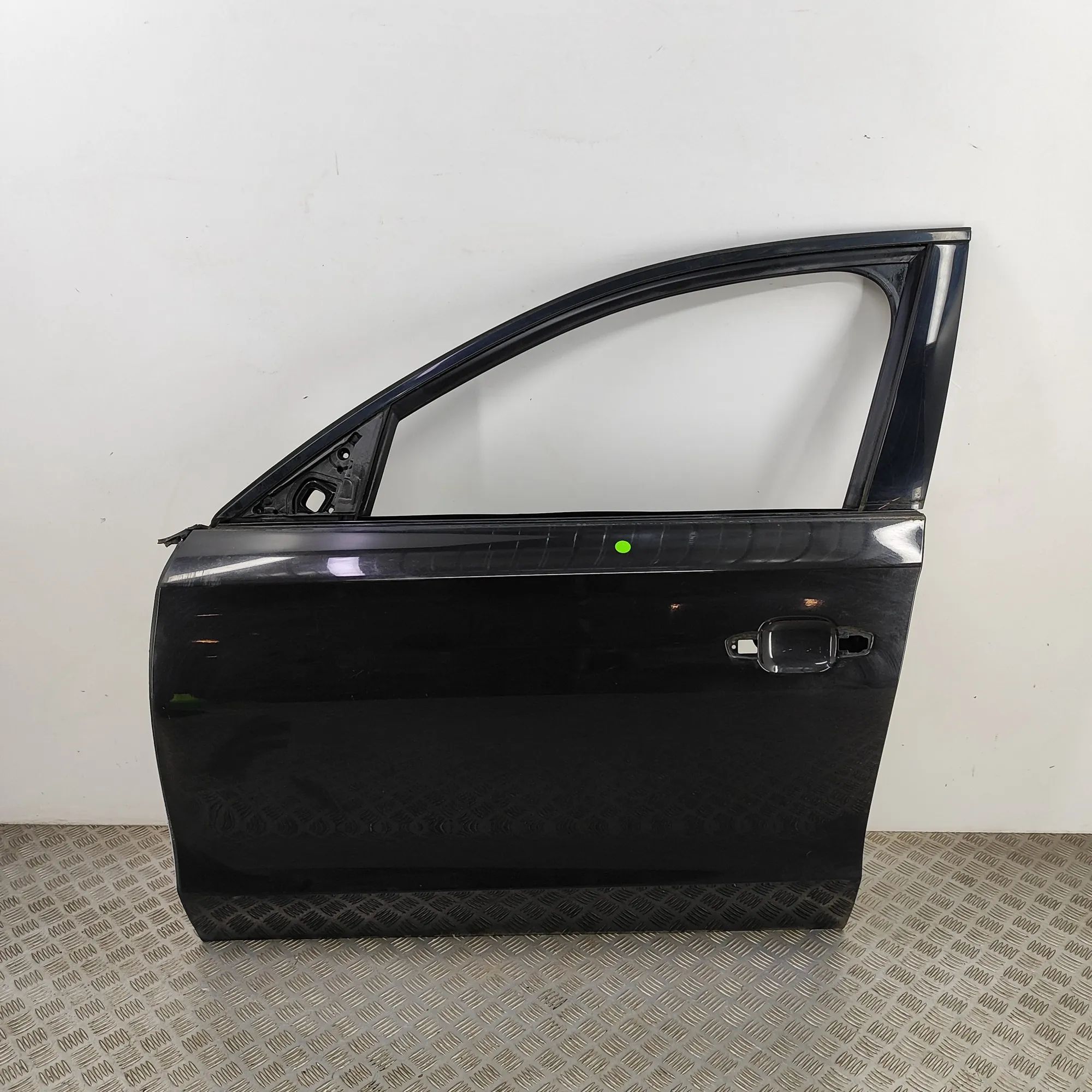 Audi A8 (D4) Door — front left
