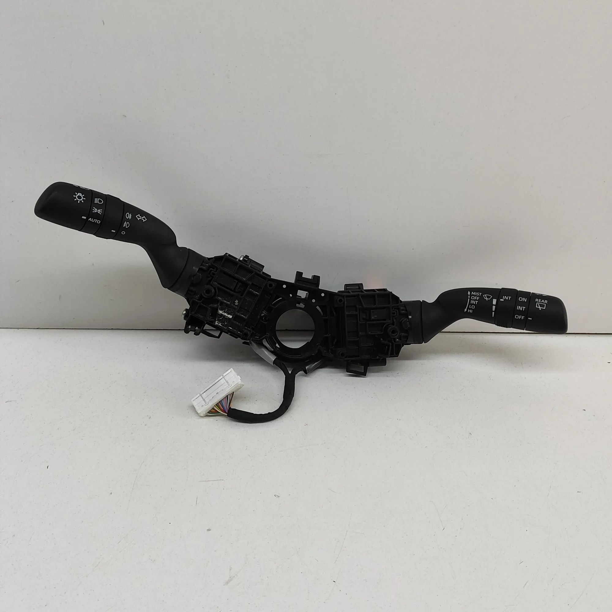 Toyota Sienna Indicator Wiper Stalk Switch Indicator Wiper Stalk Switch — TOYOTA SIENNA (_...