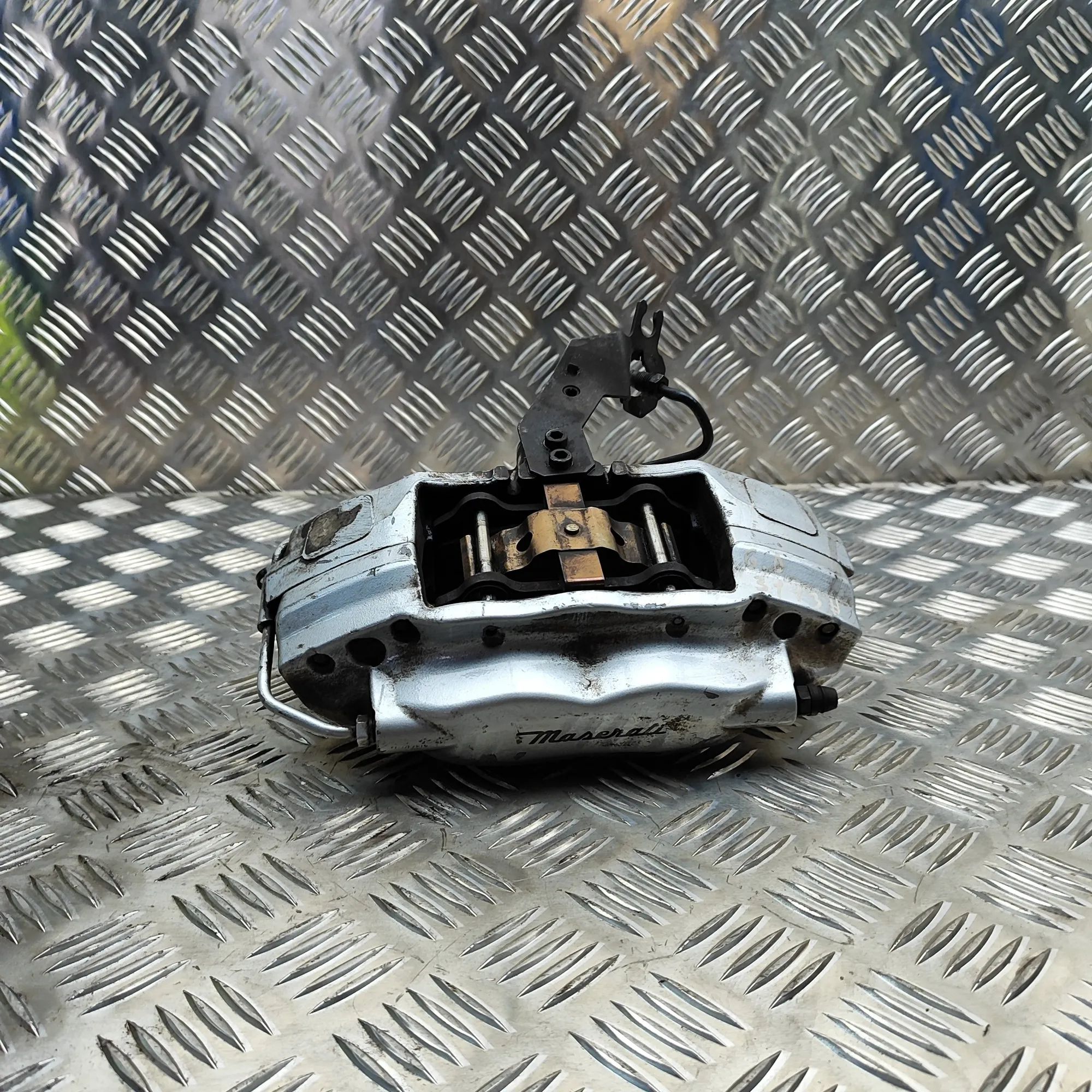 Maserati Quattroporte Brake caliper — rear right Brake caliper — rear right — MASERATI QUATTROPO...