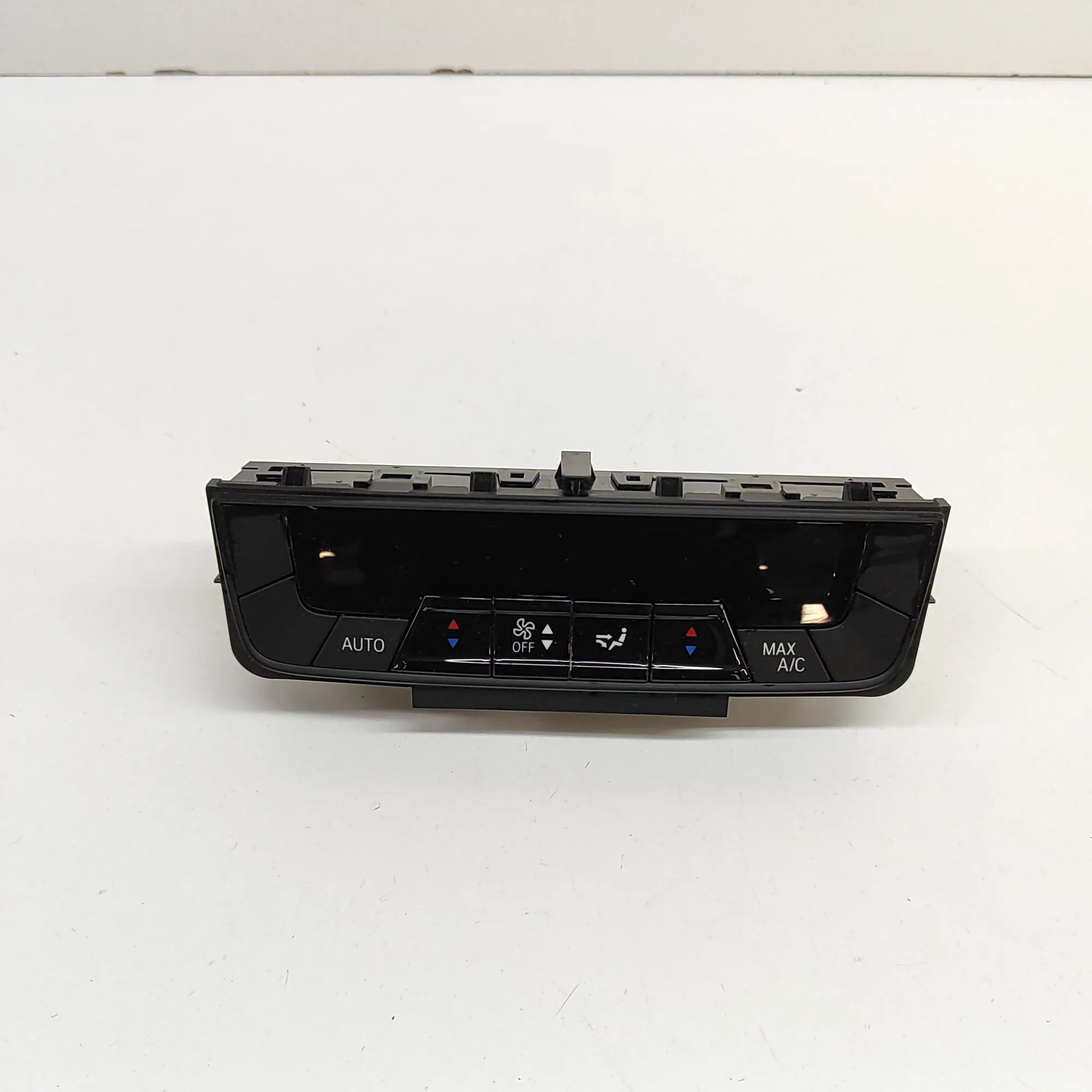 BMW iX (I20) Climate control unit Climate control unit — BMW IX (I20) (2021-PRESE...