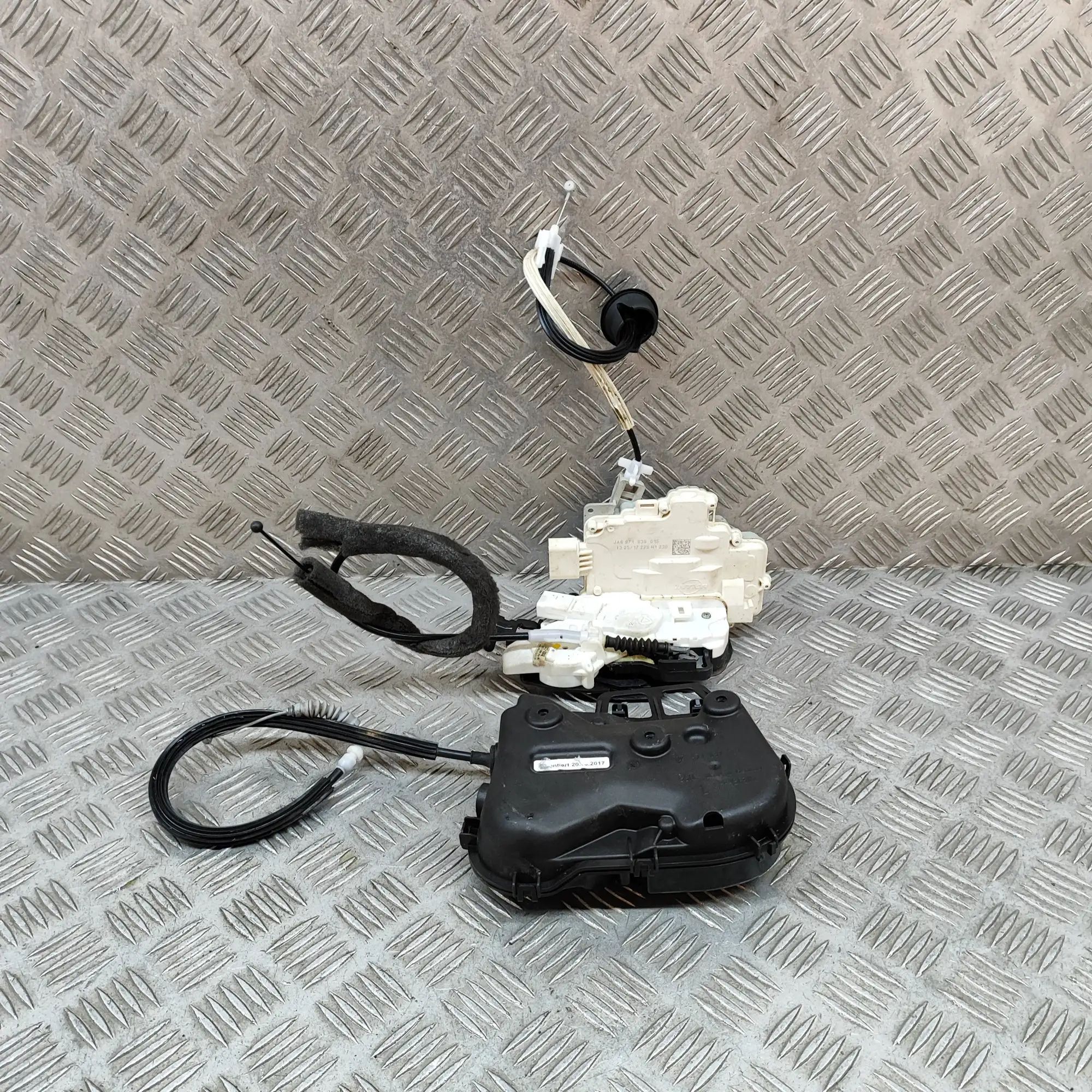 Porsche Panamera Door lock — rear left