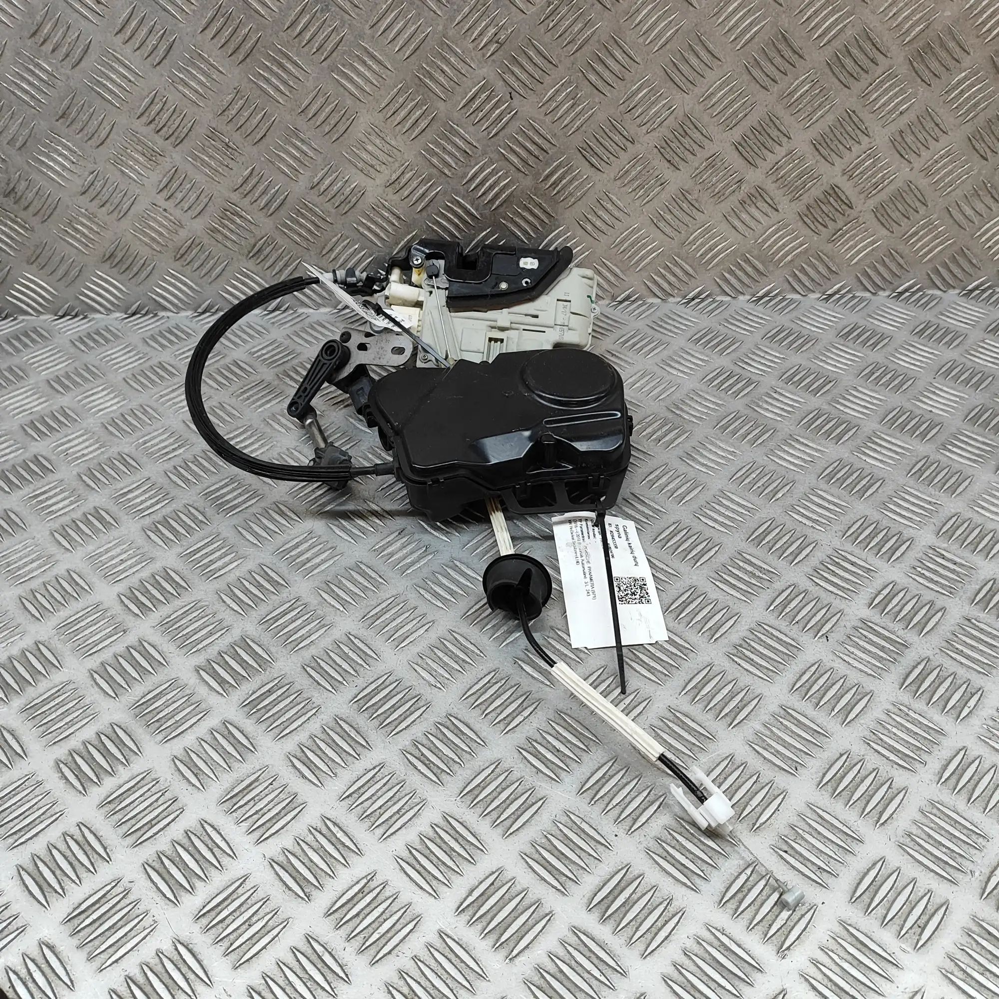 Porsche Panamera Door lock — rear left
