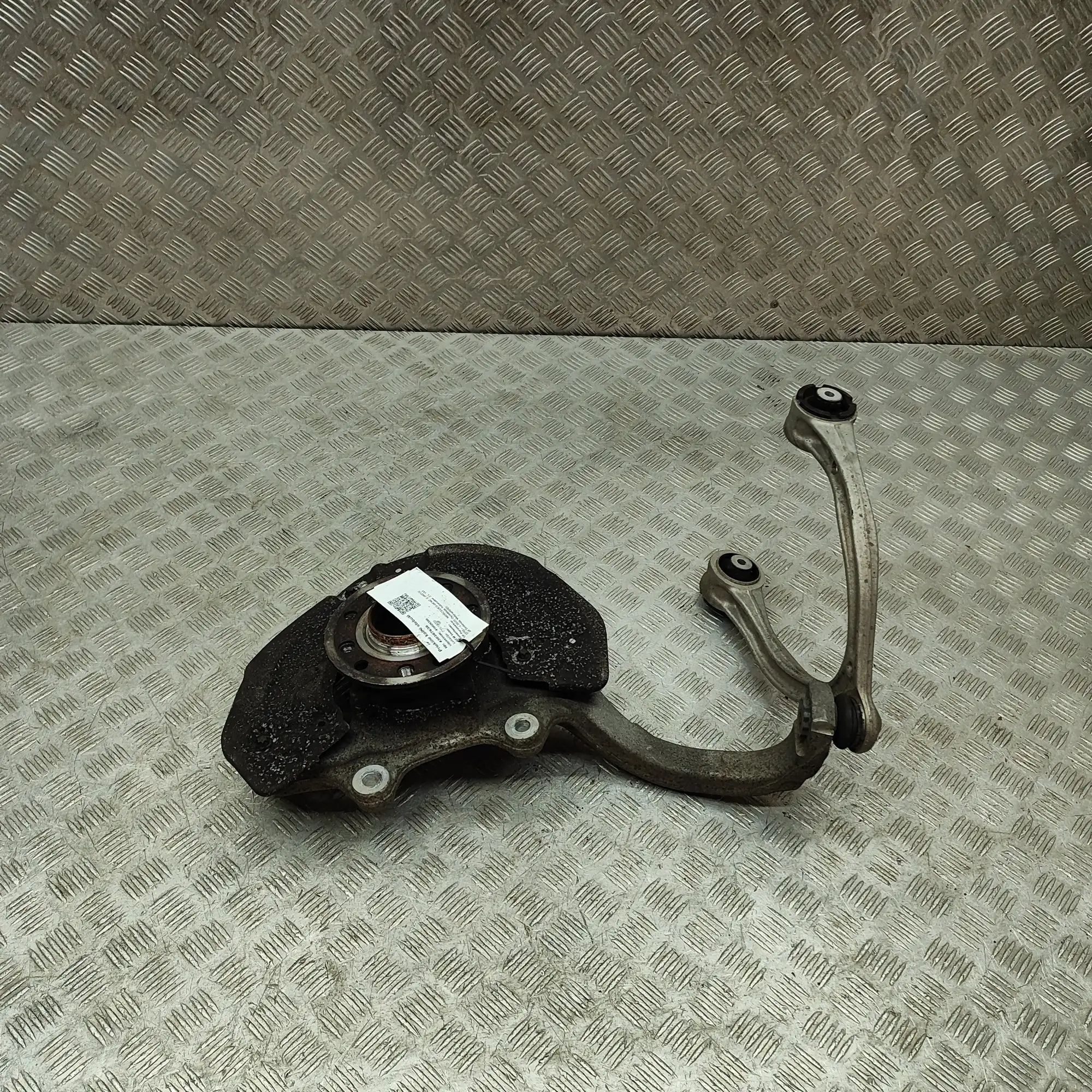 Mercedes-Benz A (W177) Front Left Wheel Hub Front Left Wheel Hub — MERCEDES BENZ E-CLASS (W...