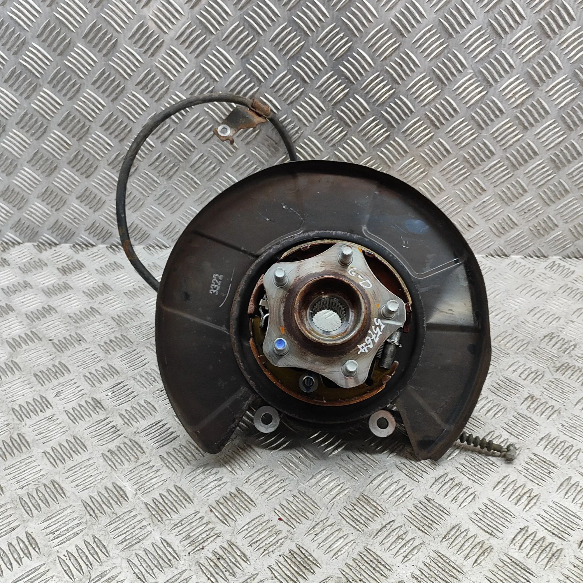 Nissan 370Z Rear Right Wheel Hub Rear Right Wheel Hub — NISSAN 370Z (Z34) (2009-...