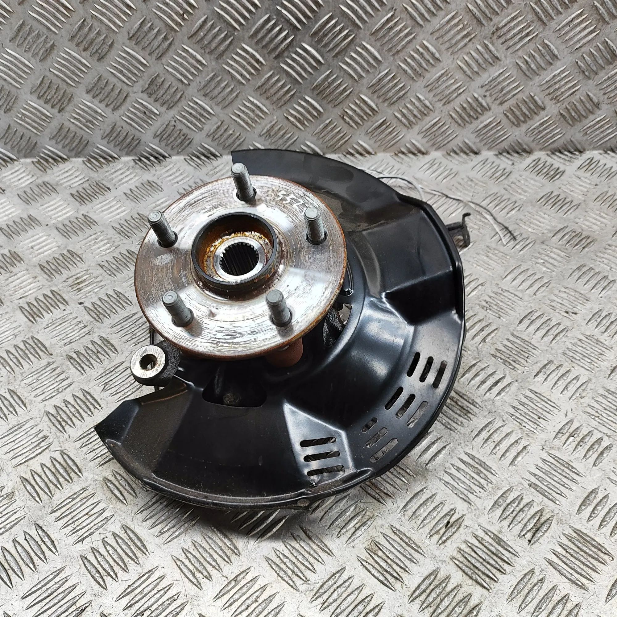 Toyota Yaris Front Left Wheel Hub Front Left Wheel Hub — TOYOTA YARIS (CROSS MXP_...