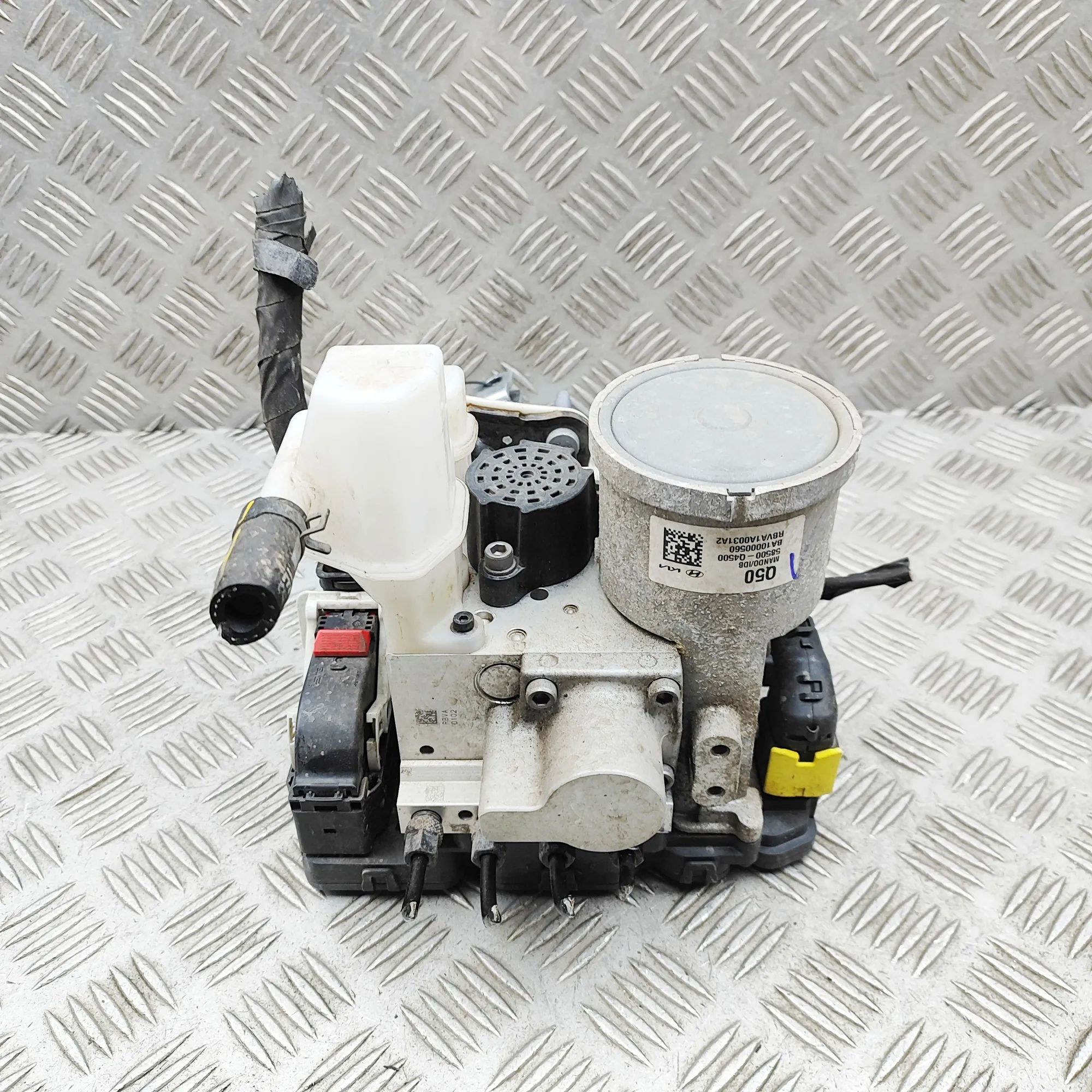 Kia Niro ABS hydraulic pump ABS Pump — KIA NIRO (DE) (2016-2022) — 58500-Q4...