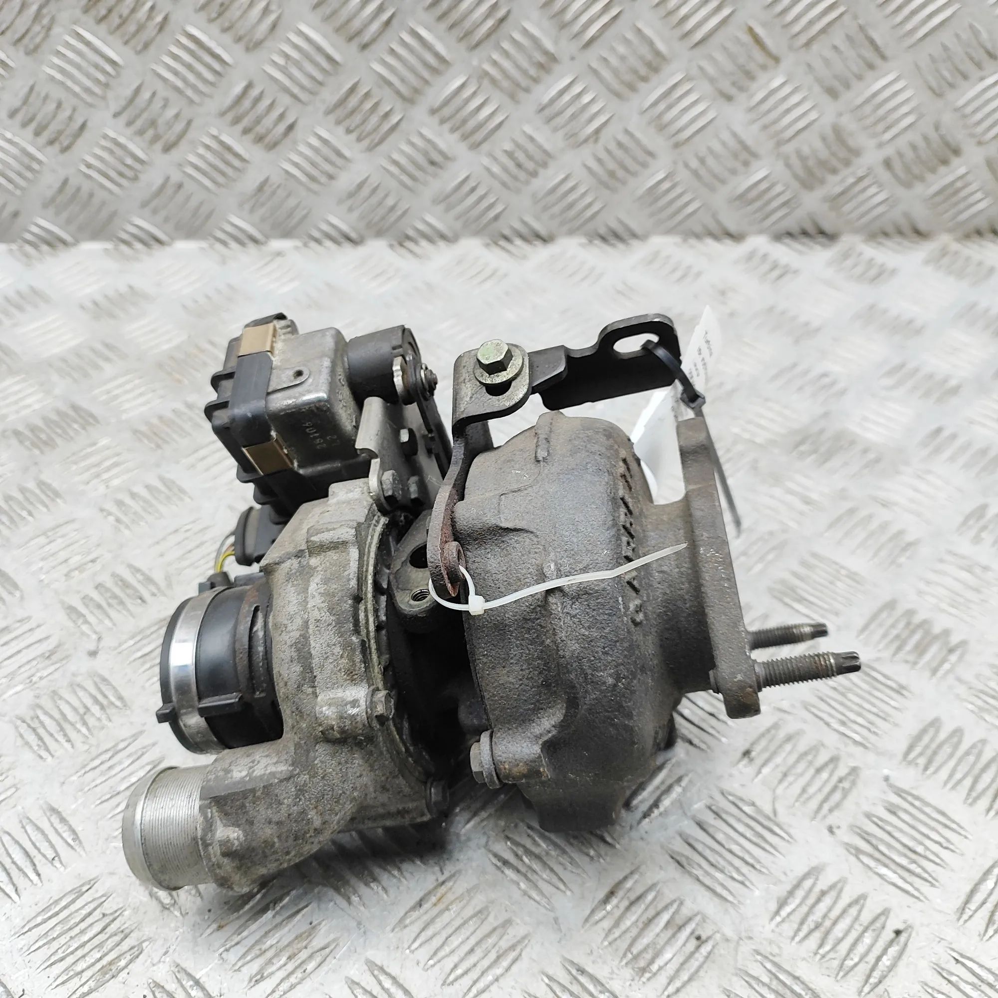 Jaguar XJ Turbocharger Turbocharger — JAGUAR XJ (X350, X358) (2003-200...