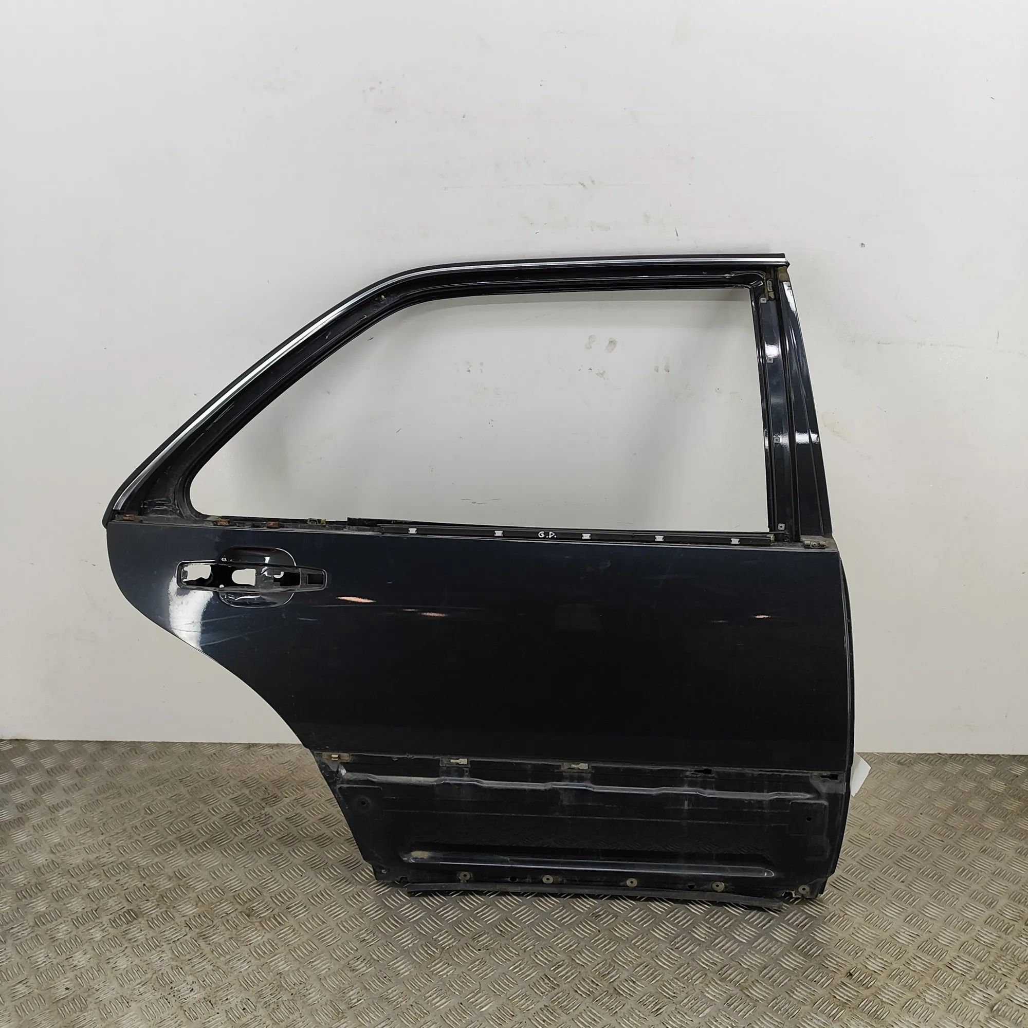 Mercedes-Benz 200 - 500 / E (W124) Door — rear right Door — rear right — MERCEDES BENZ S-CLASS (W140...