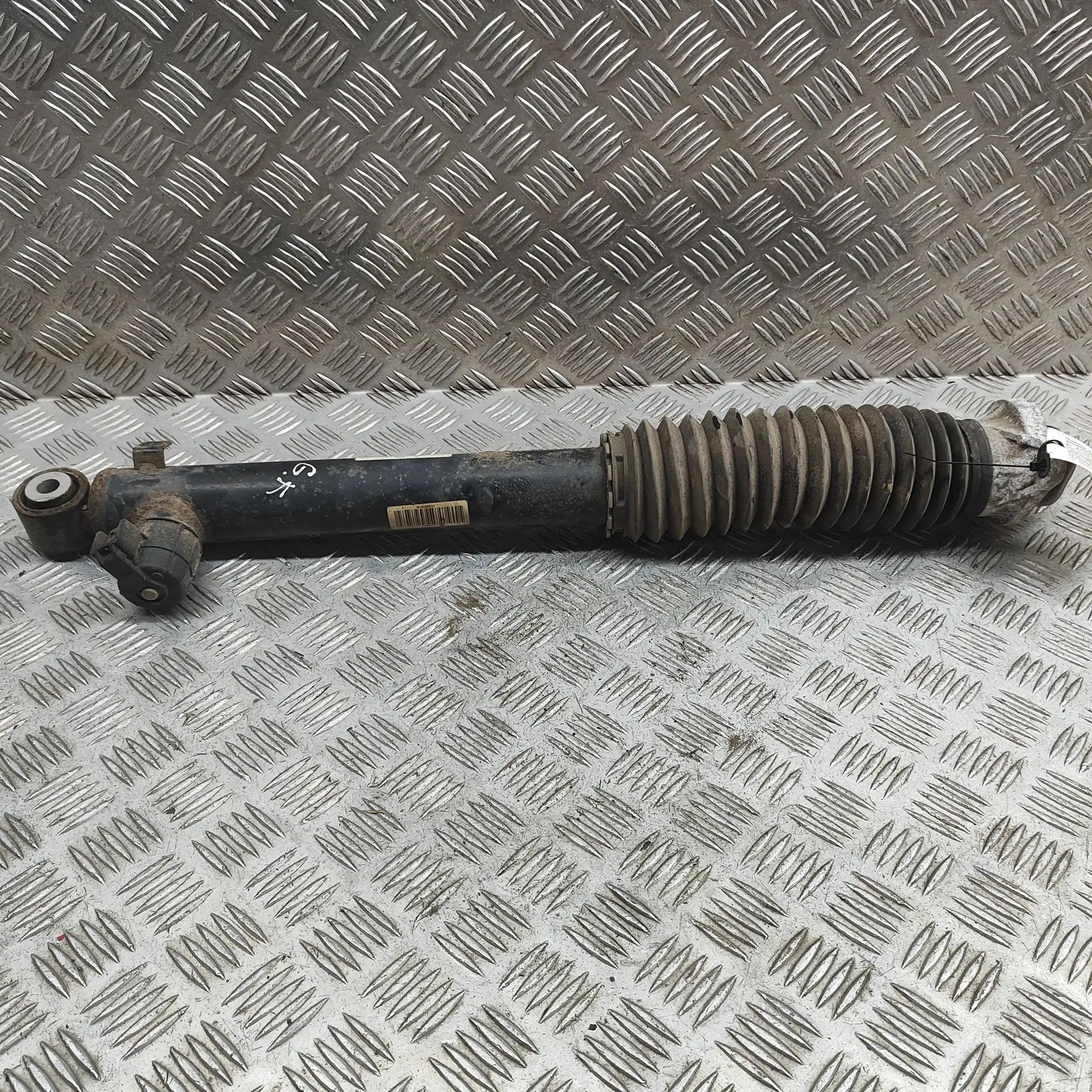 Honda Civic Rear Left Shock Absorber Rear Left Shock Absorber — HONDA CIVIC (FC, FK)...