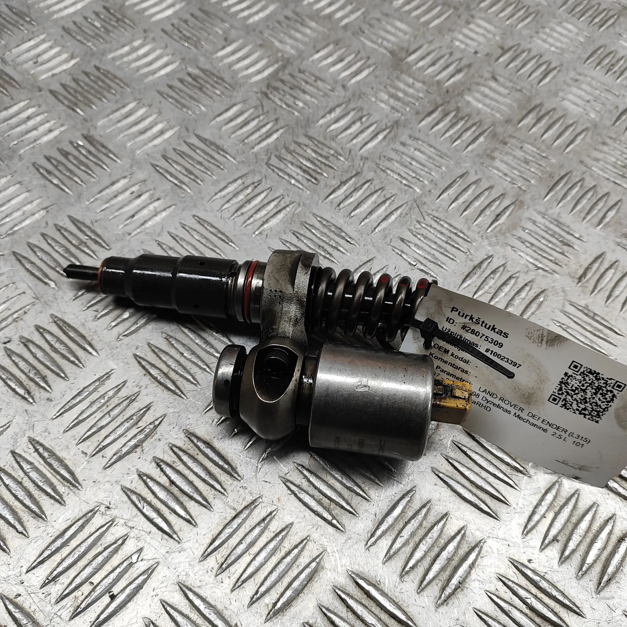 Land Rover Defender Fuel Injector Fuel injector — LAND ROVER DEFENDER (L315) (198...