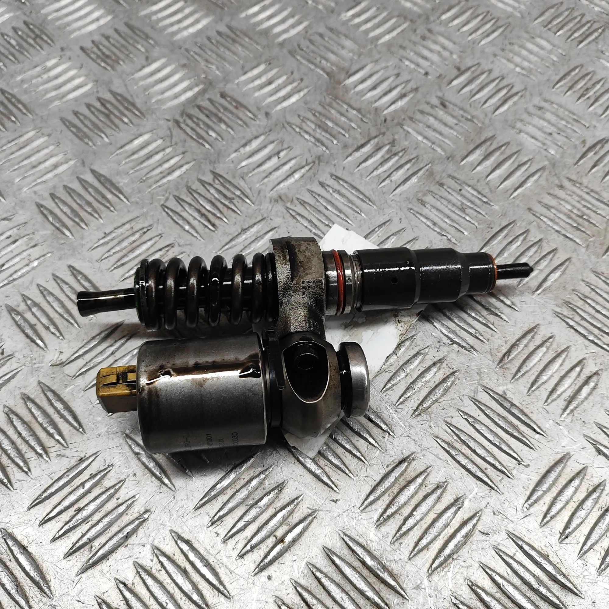 Land Rover Defender Fuel Injector Fuel injector — LAND ROVER DEFENDER (L315) (198...
