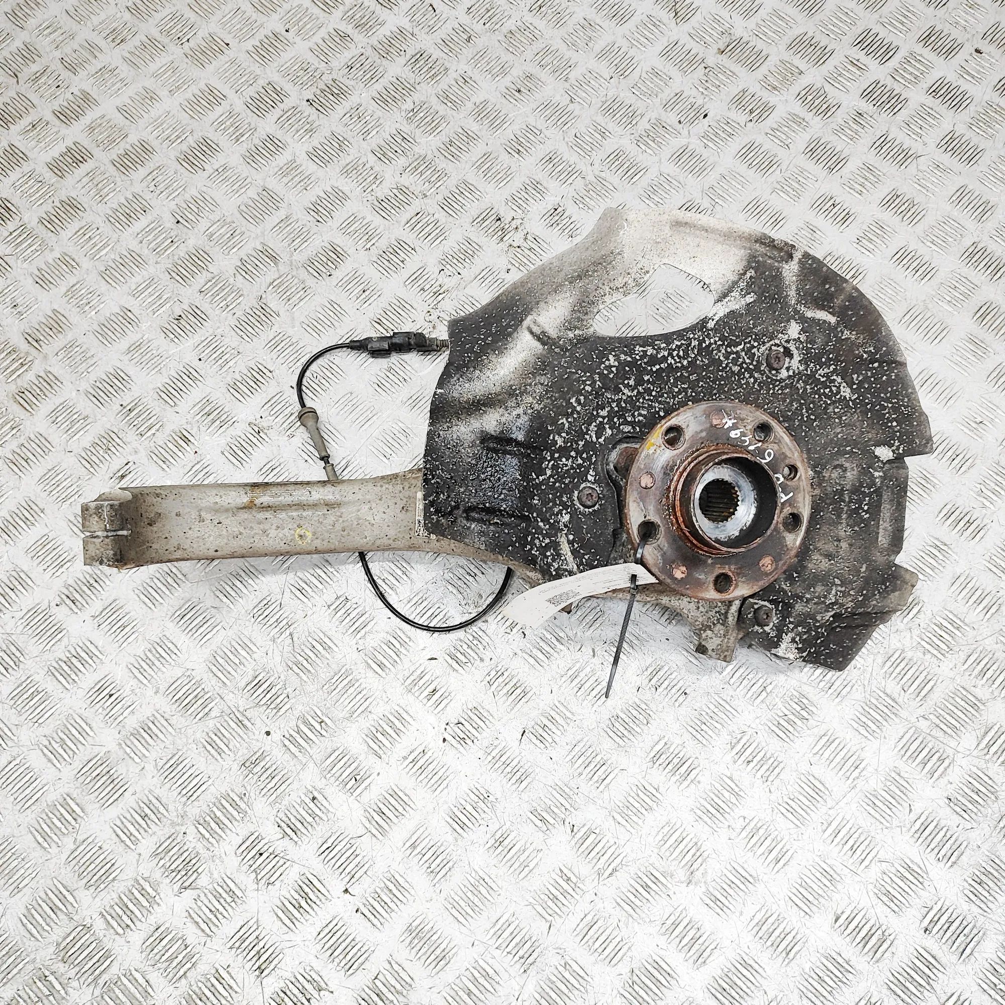 Alfa-Romeo Stelvio Front Right Wheel Hub Front Right Wheel Hub — ALFA ROMEO STELVIO (949...