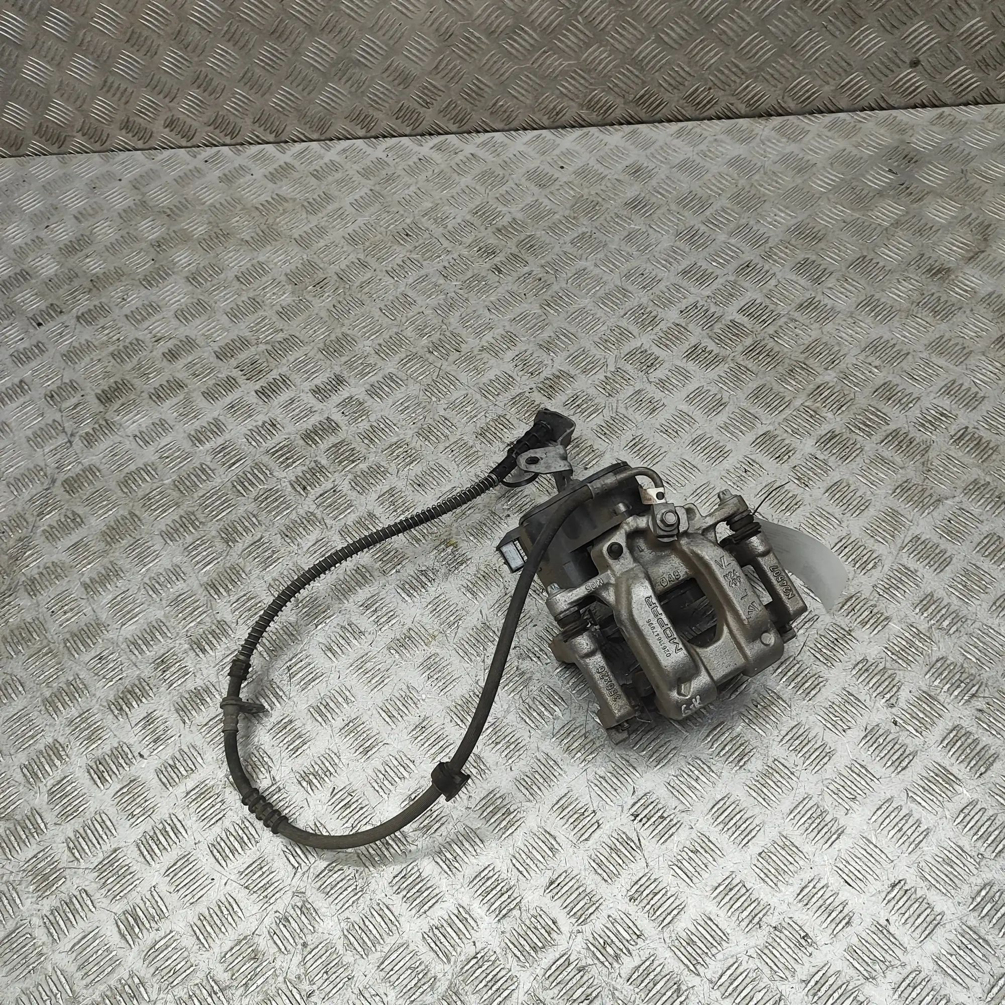 Peugeot 5008 Brake caliper — rear left Brake caliper — rear left — PEUGEOT 5008 (III K...