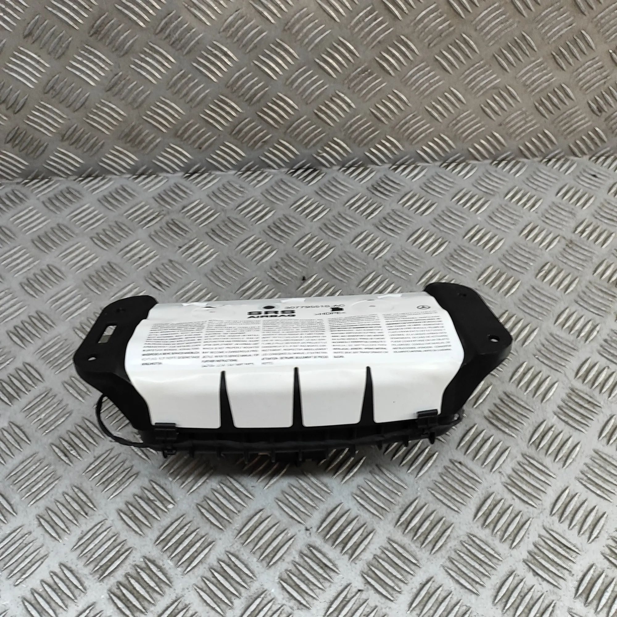Mercedes-Benz G (W463) Dashboard Safety Bag SRS Dashboard Safety Bag SRS — MERCEDES BENZ AMG GT...
