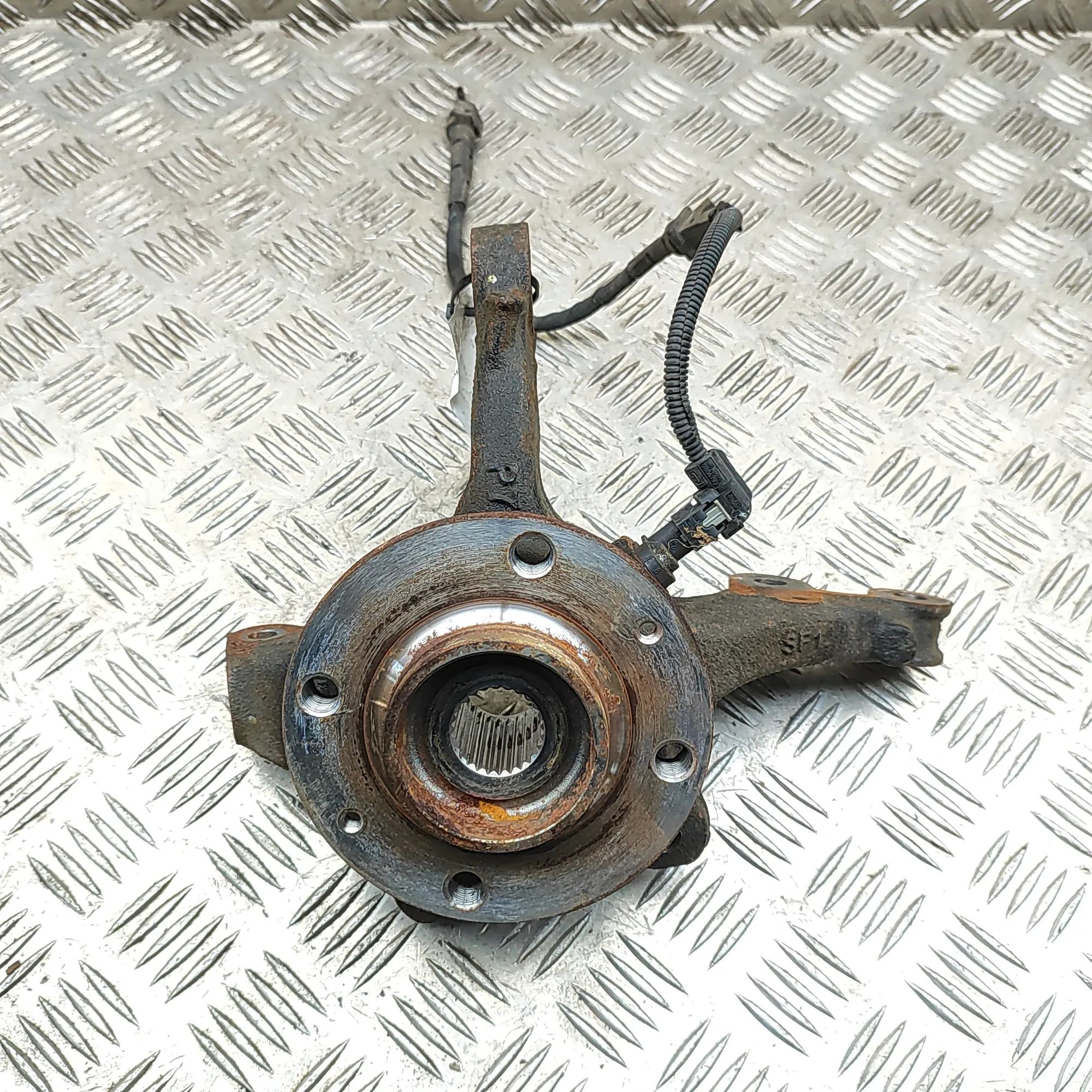 Peugeot 208 Front Right Wheel Hub Front Right Wheel Hub — PEUGEOT 208 (P21) (2019...