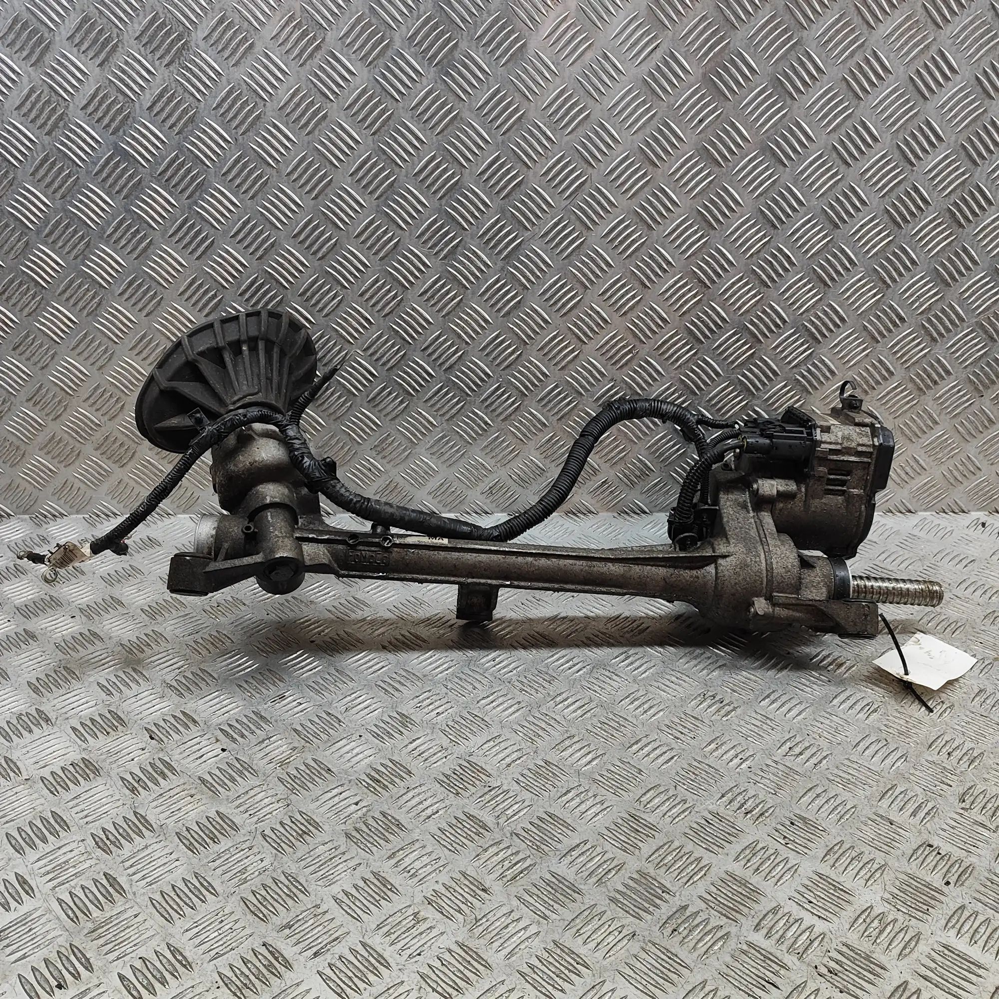 Ford Focus рулевая рейка / червяк Steering Rack — FORD FOCUS (2010-2018) — HV6C-3...