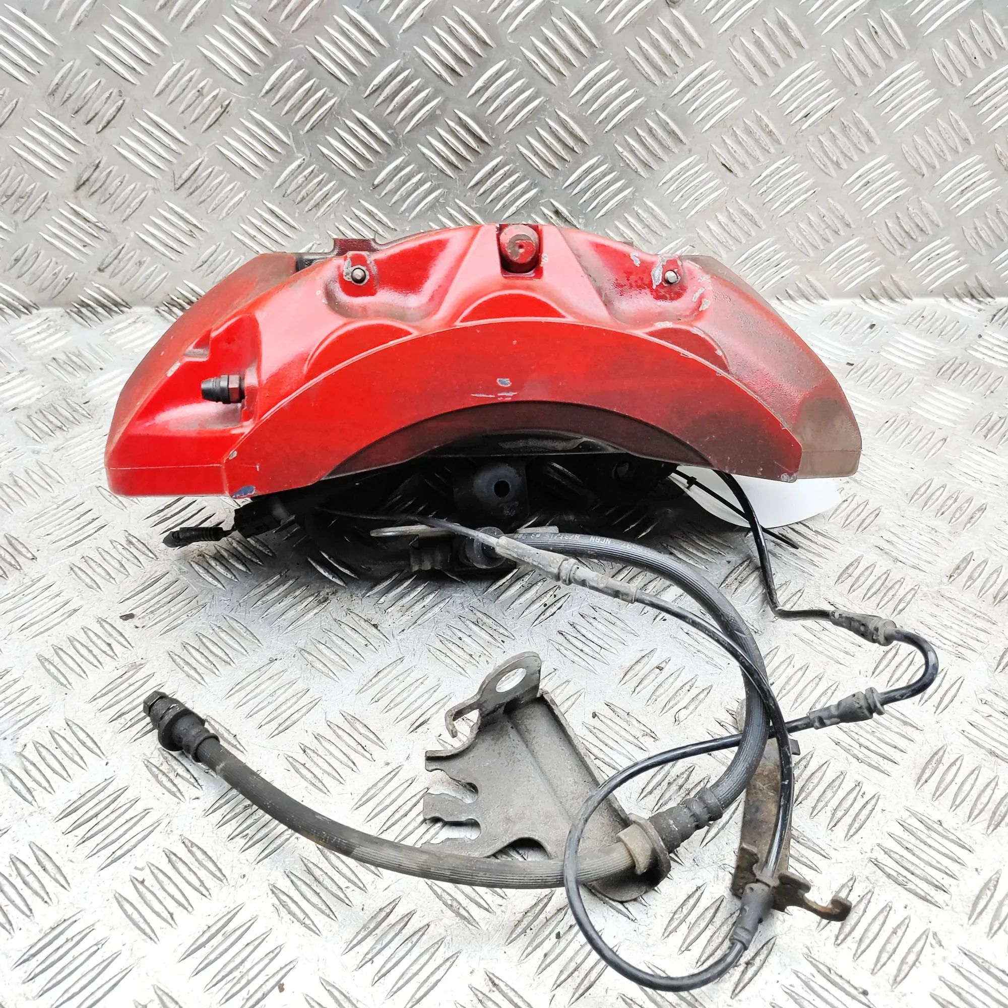 Land Rover Range Rover Sport (L494) Front Left Brake Caliper Front left brake caliper — LAND ROVER RANGE ROV...