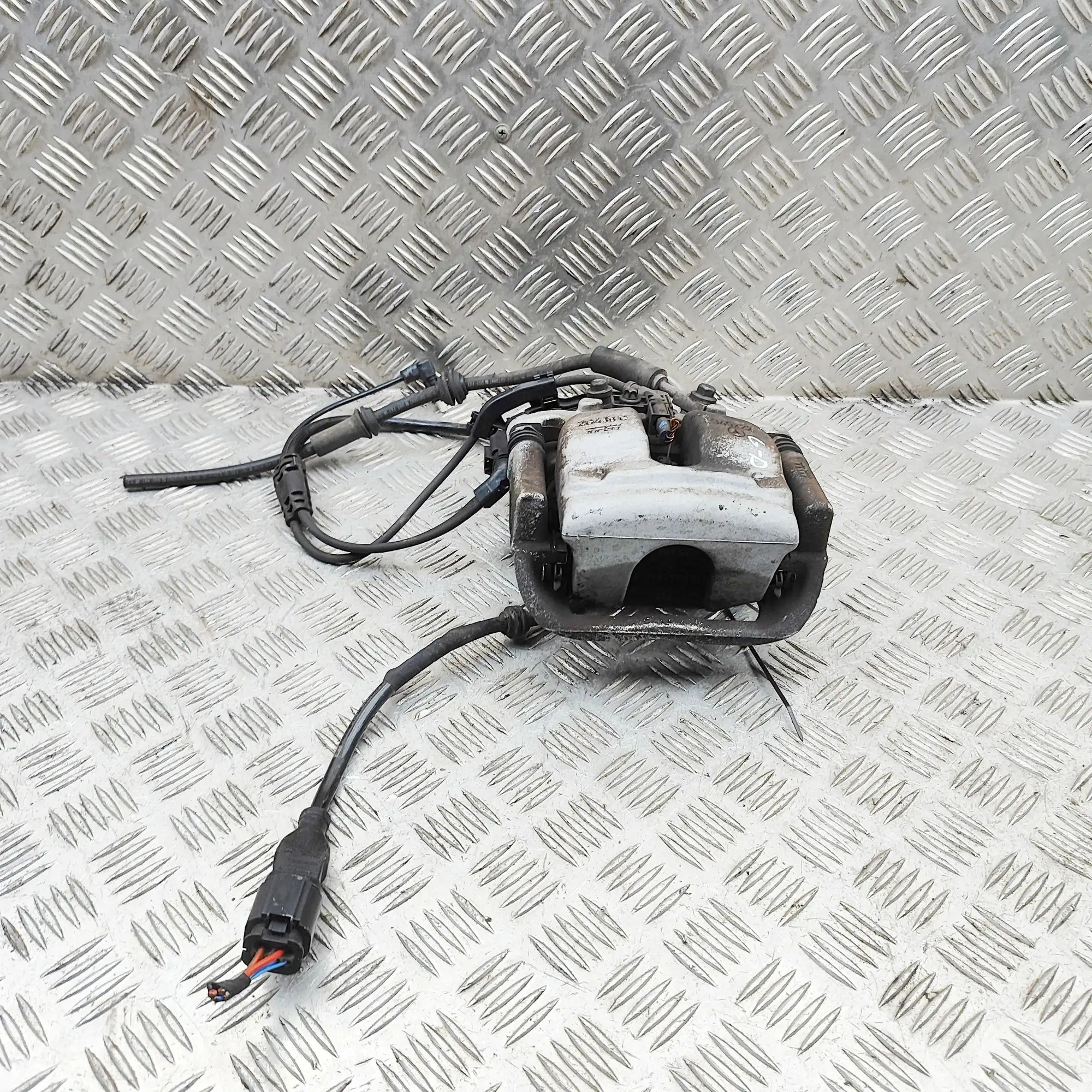 Mercedes-Benz GLE (W167) Brake caliper — rear right Brake caliper — rear right — MERCEDES BENZ GLE ...