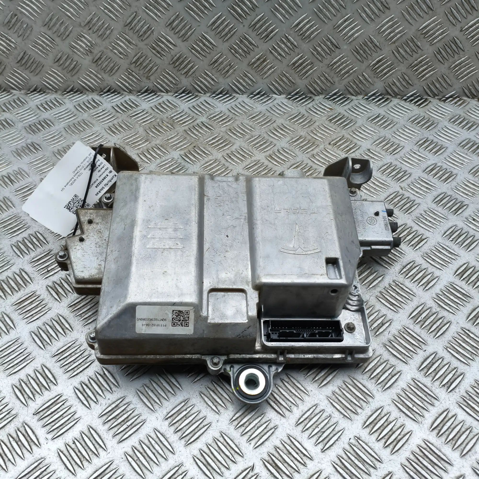 Tesla Model 3 Air Suspension Control Unit Air Suspension Control Unit — TESLA MODEL 3 (20...