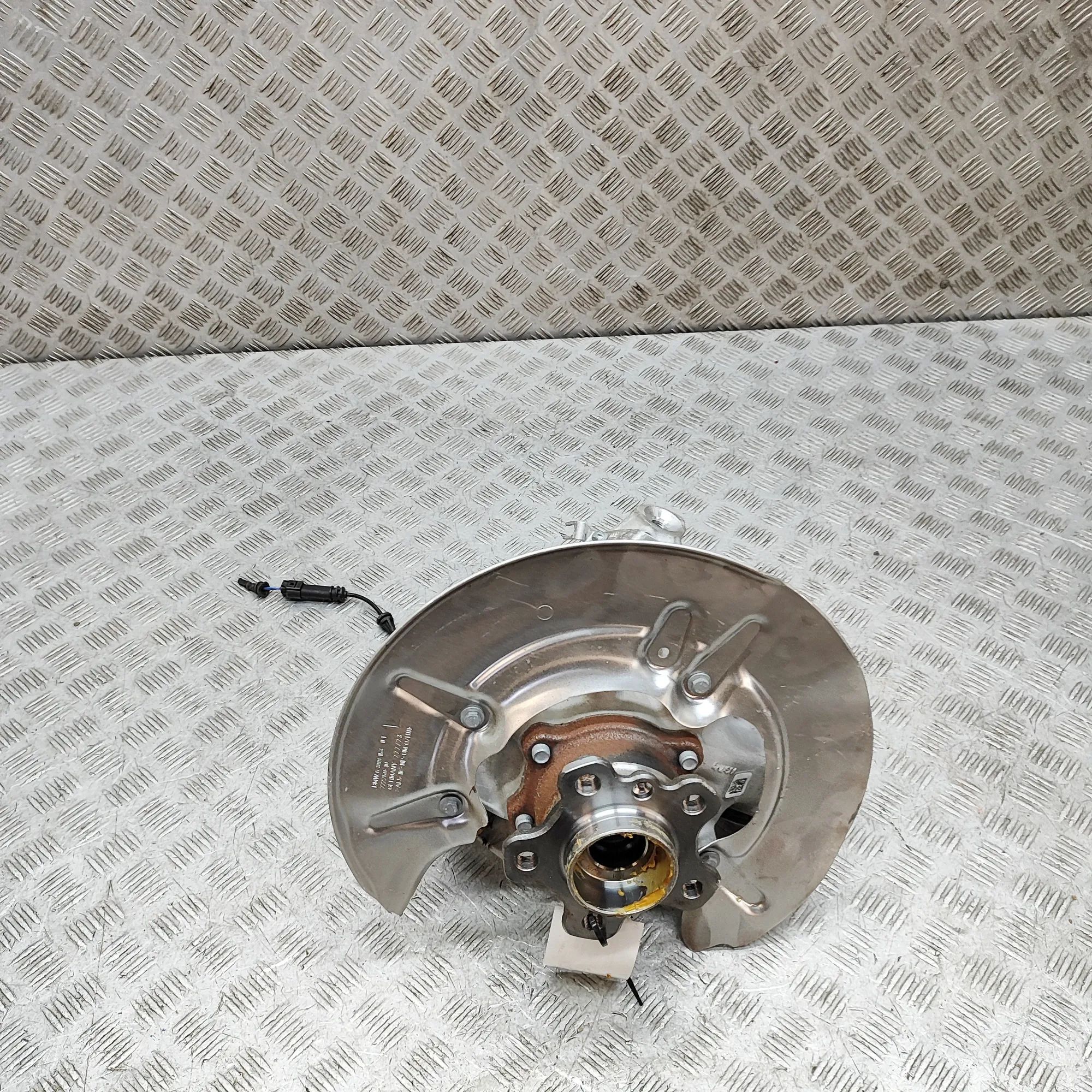 BMW X6 (G06) Rear Left Wheel Hub Spindle Rear Left Wheel Hub Spindle — BMW X6 (G06, F96)...