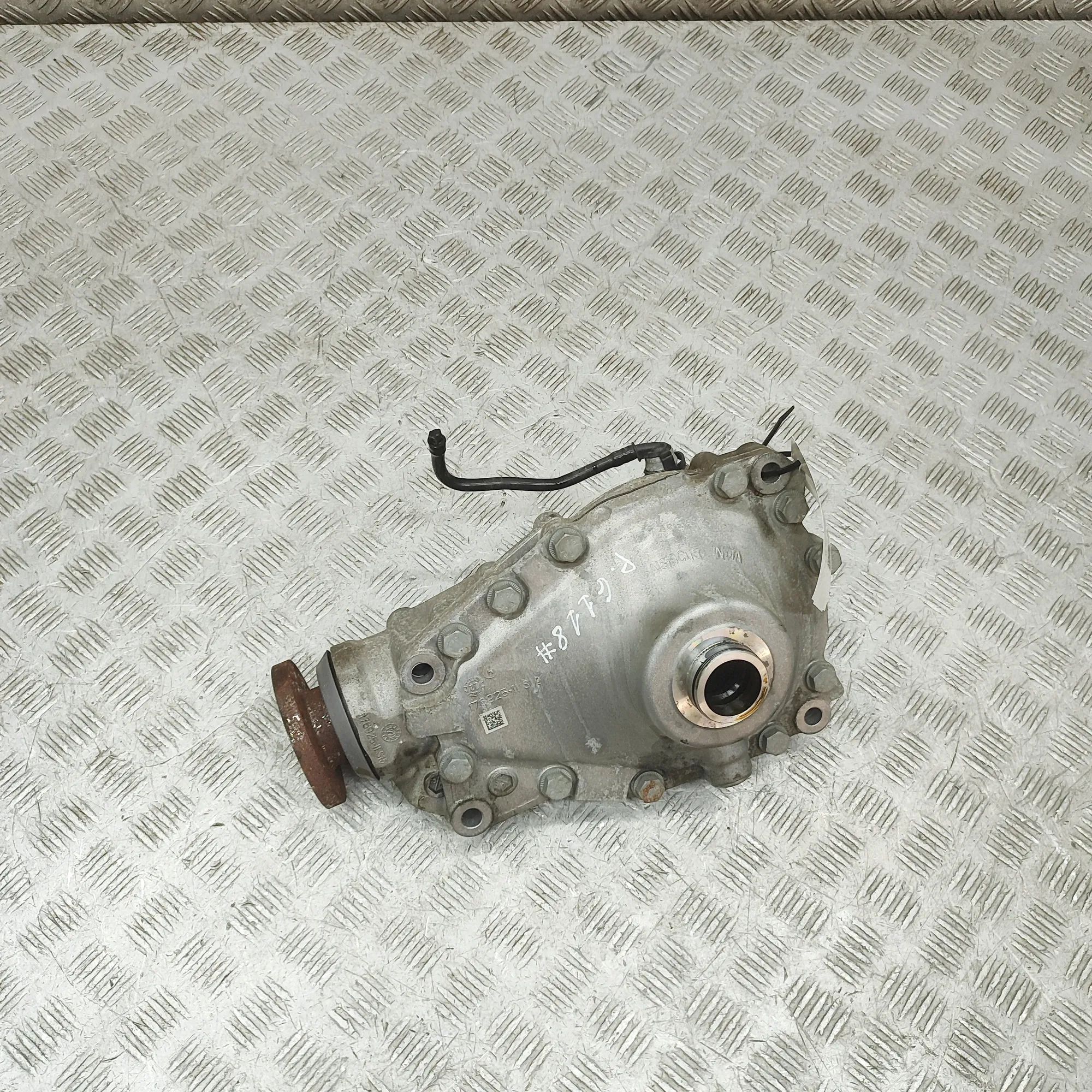 BMW 4 (G22 / G23 / G26)  etutasauspyörästö Front differential — BMW 4 / i4 (G22, G23, G26,...