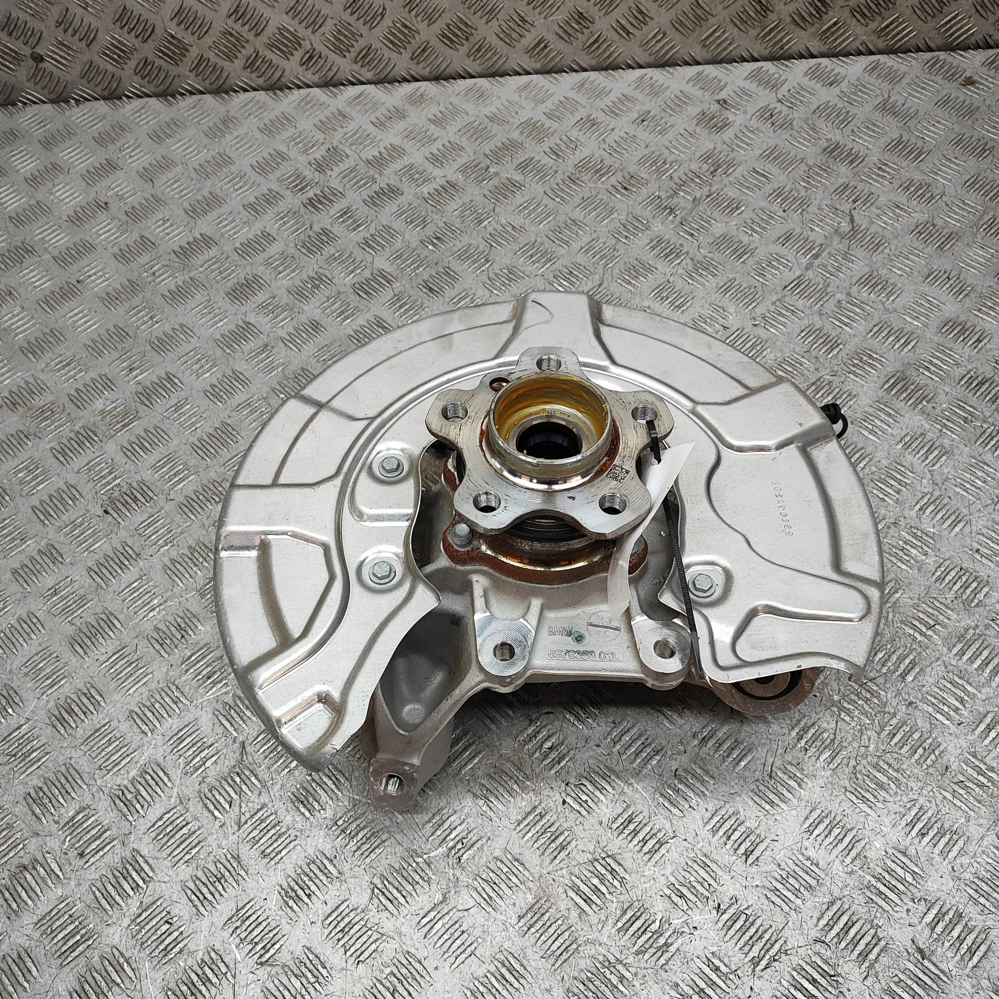 BMW X5 (G05) Rear Left Wheel Hub Spindle Rear Left Wheel Hub Spindle — BMW X5 (G05, F95)...