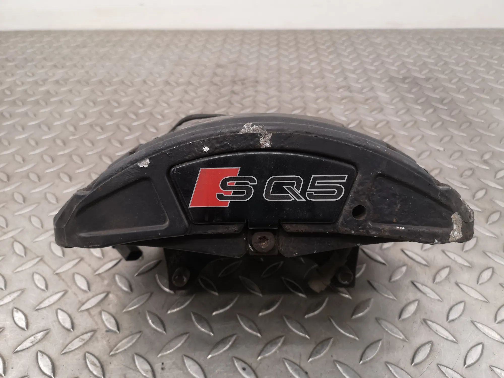 Audi Q5 (8R) Front Left Brake Caliper Front left brake caliper — AUDI Q5 (8R) (2008-2...