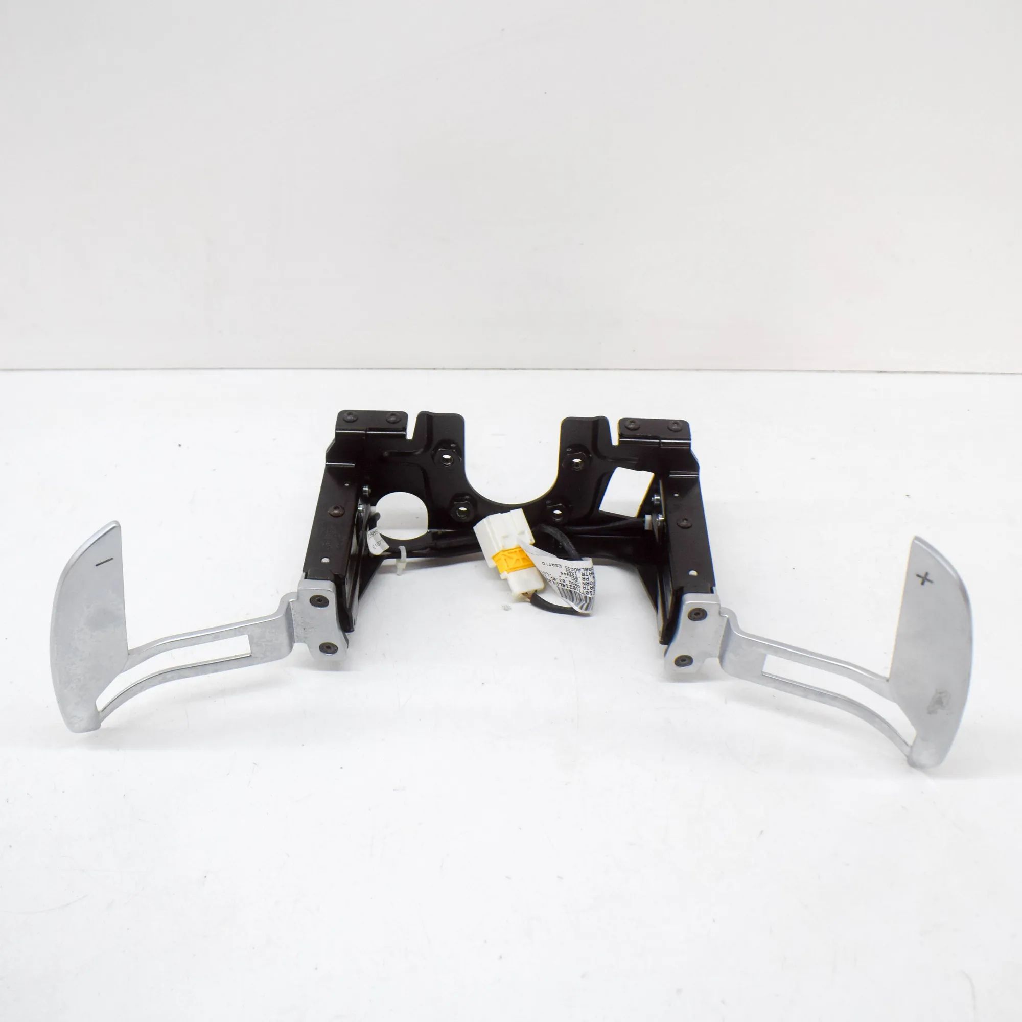 Maserati Ghibli Steering Wheel Gear Shifter Paddle Steering Wheel Gear Shifter Paddle — MASERATI G...
