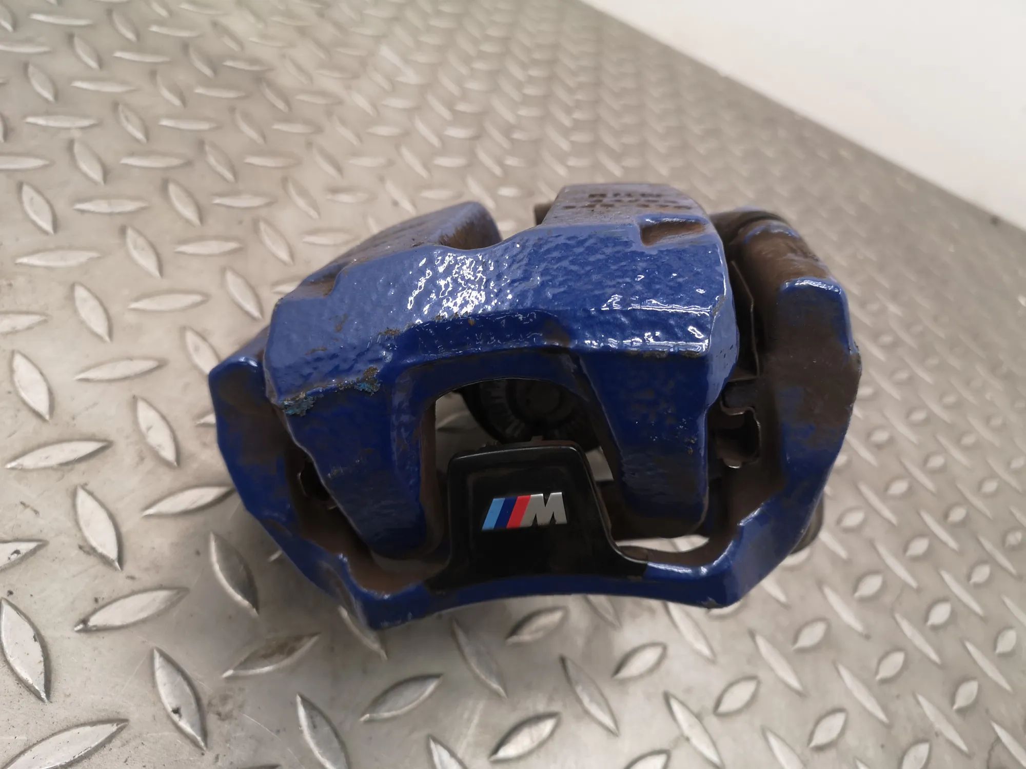 BMW 5 (G30 / G31) Brake caliper — rear right Brake caliper — rear right — BMW 5 SERIES (G30,...