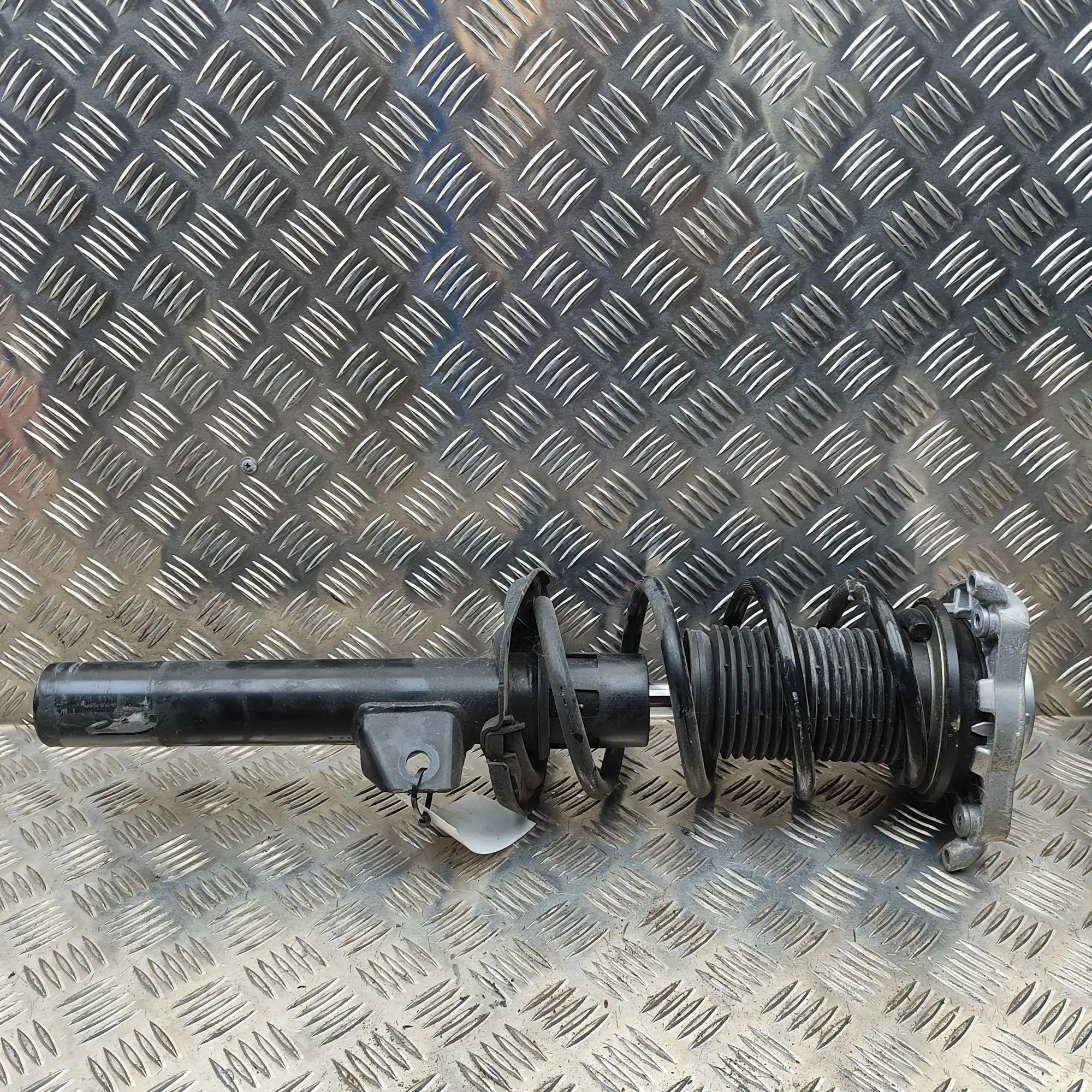 Audi Q4 e-tron Shock absorber — front left Shock absorber — front left — AUDI Q4 (Sportbac...